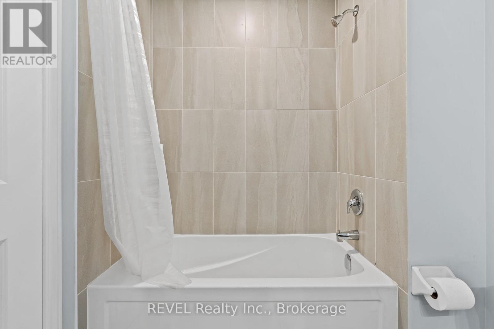 32 Sparkle Drive, Thorold, Ontario  L2V 0H2 - Photo 25 - X12421556