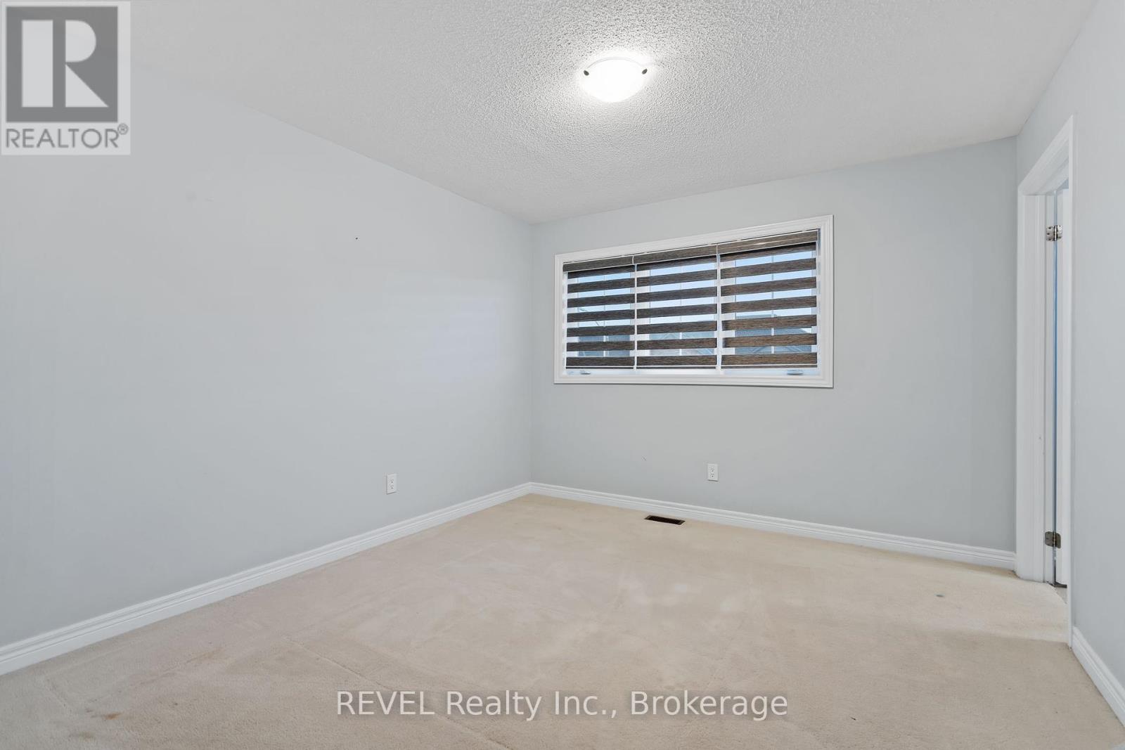 32 Sparkle Drive, Thorold, Ontario  L2V 0H2 - Photo 26 - X12421556