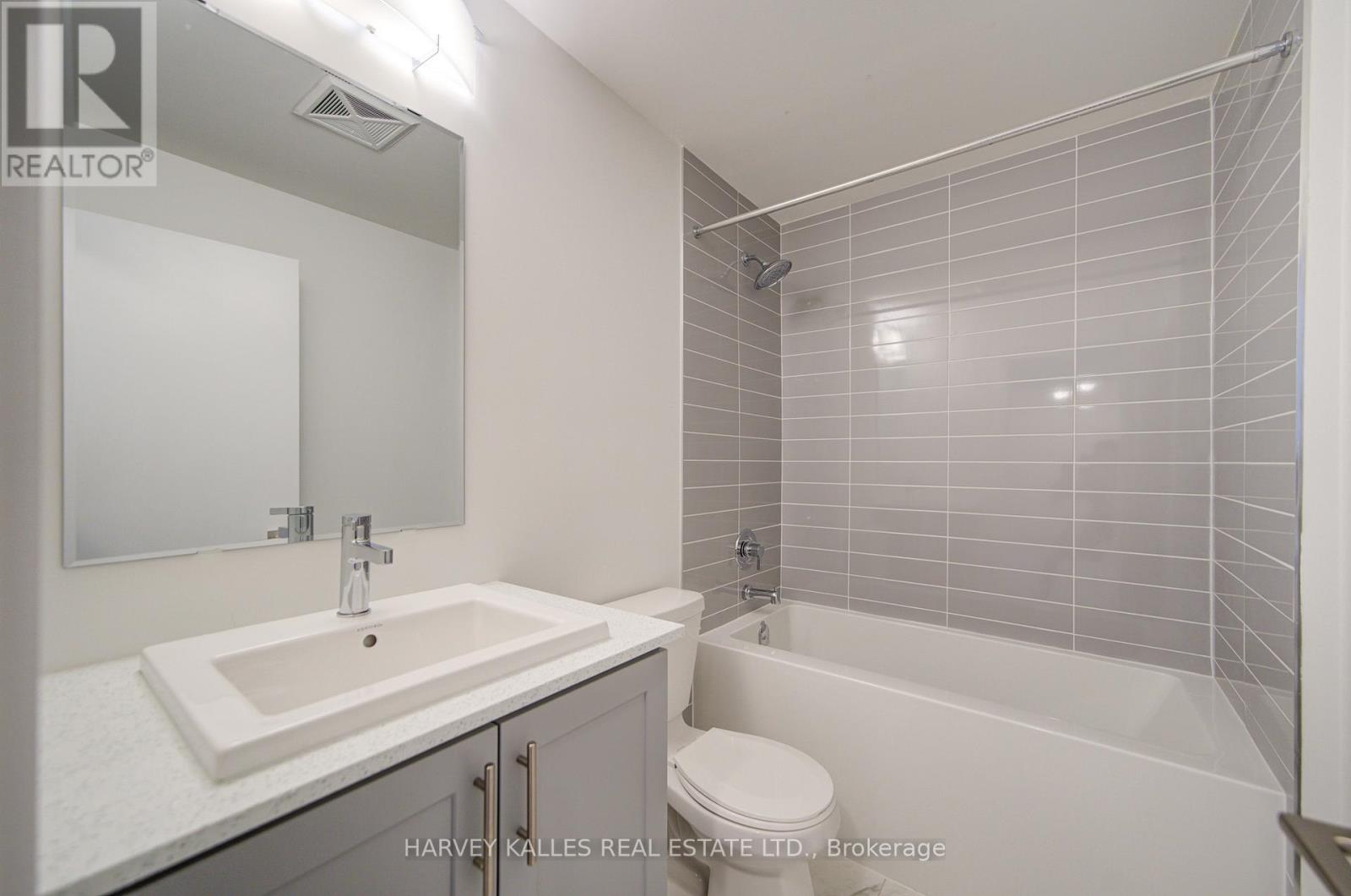 16 - 24 Lytham Green Circle, Newmarket, Ontario  L3Y 0H4 - Photo 18 - N12421450
