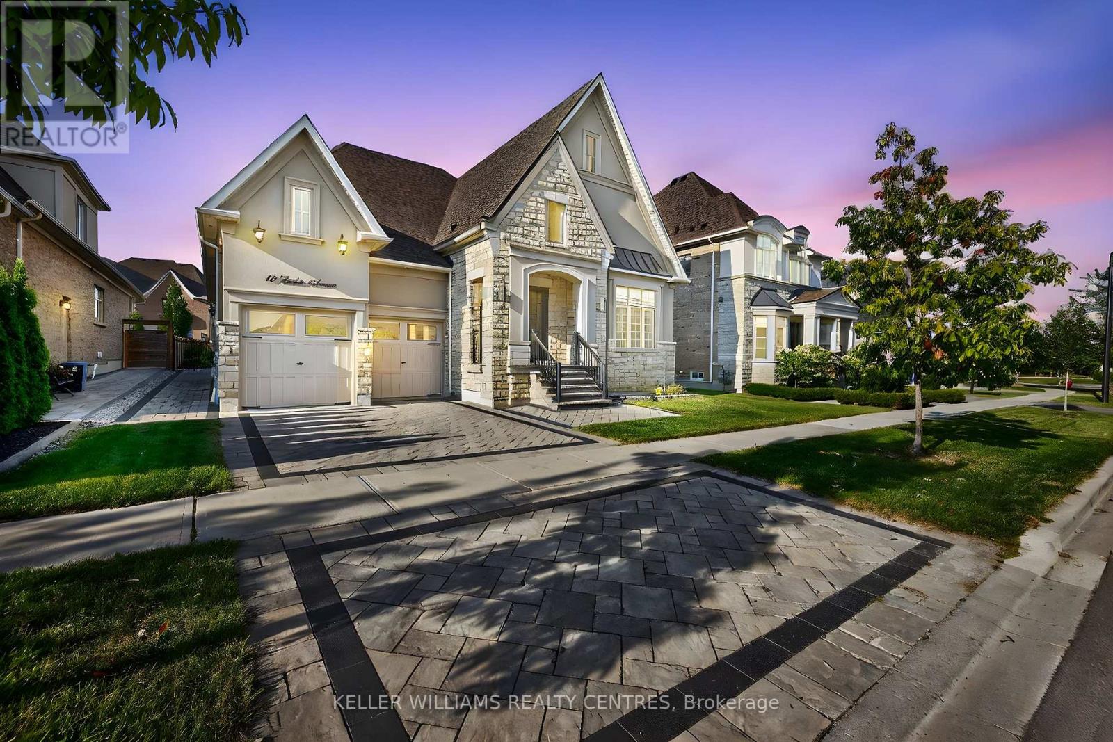 10 LARKIN AVENUE, King, Ontario