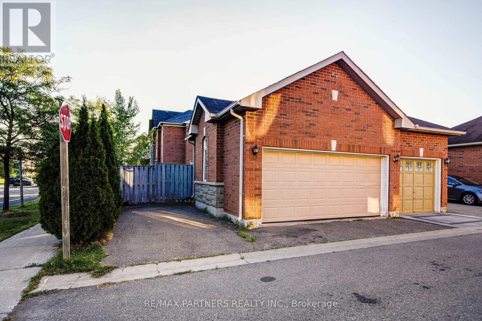 496 The Bridle Walk, Markham (Berczy), Ontario  L6C 2Y3 - Photo 33 - N12421497