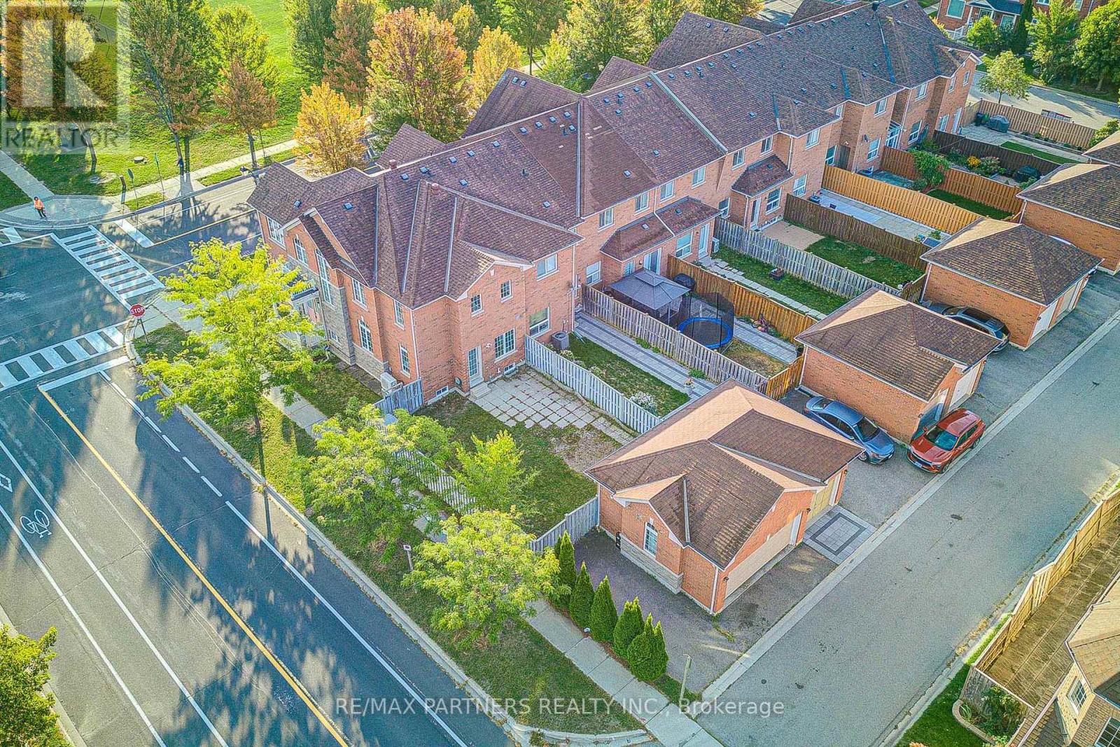 496 The Bridle Walk, Markham (Berczy), Ontario  L6C 2Y3 - Photo 4 - N12421497