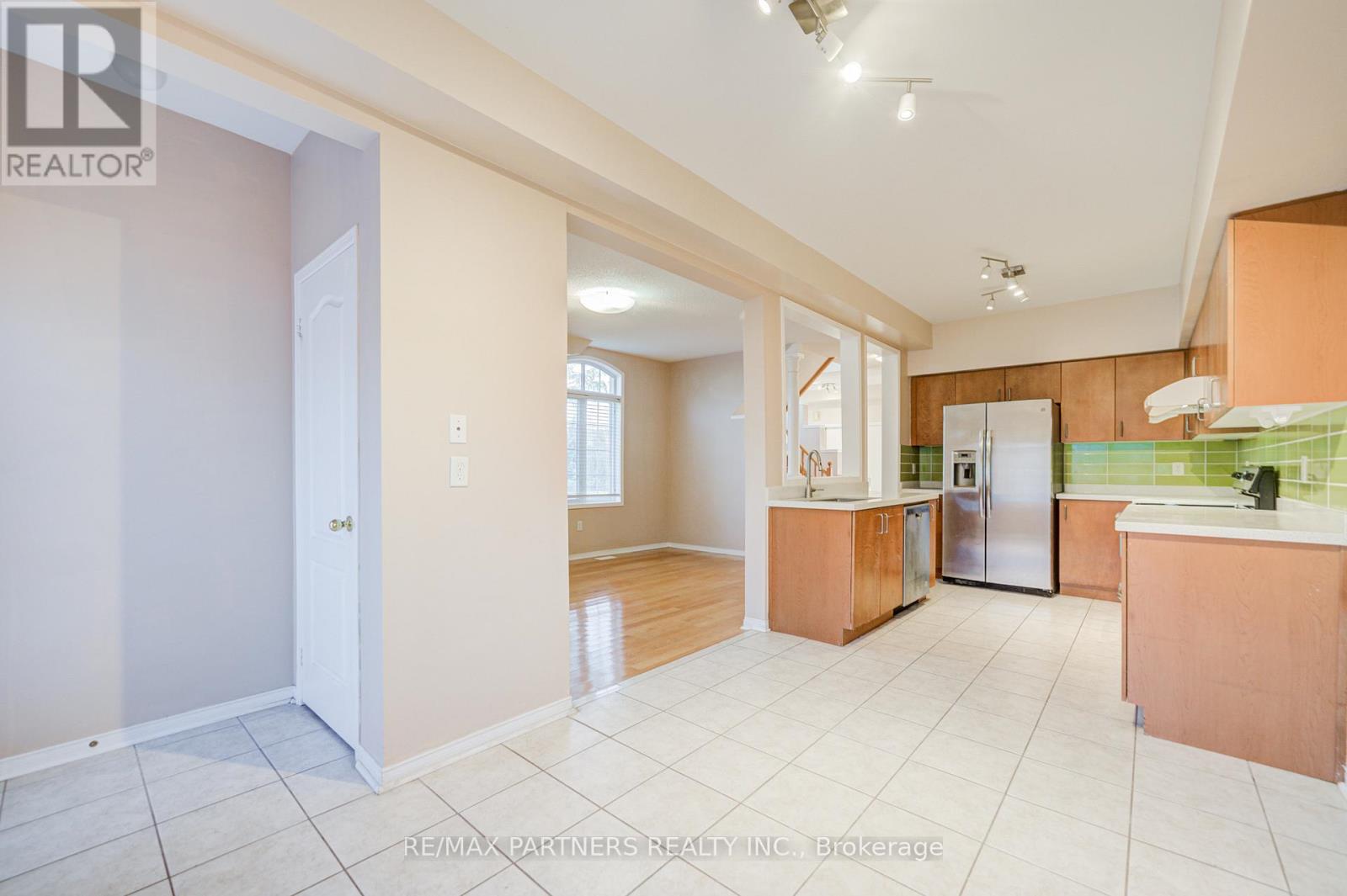496 The Bridle Walk, Markham (Berczy), Ontario  L6C 2Y3 - Photo 5 - N12421497