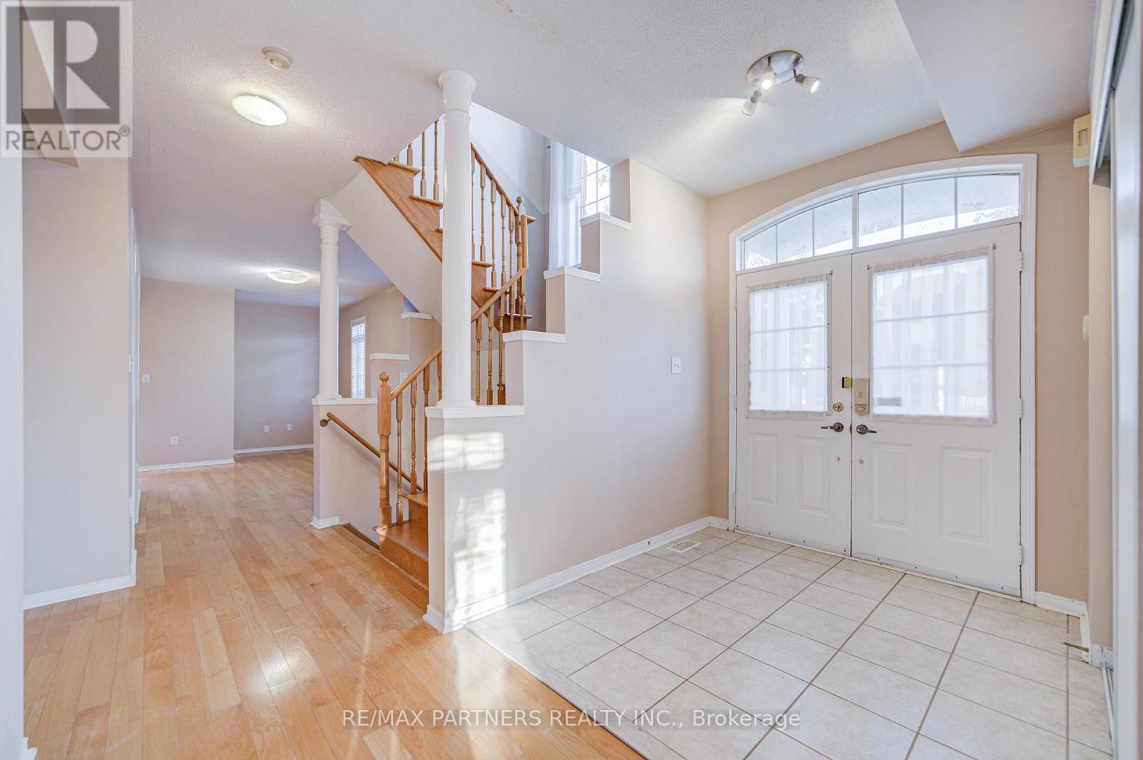 496 The Bridle Walk, Markham (Berczy), Ontario  L6C 2Y3 - Photo 8 - N12421497