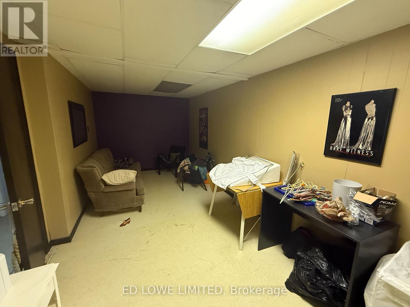 C & D - 54 Maple Avenue, Barrie (City Centre), Ontario  L4N 1R8 - Photo 10 - S12421438