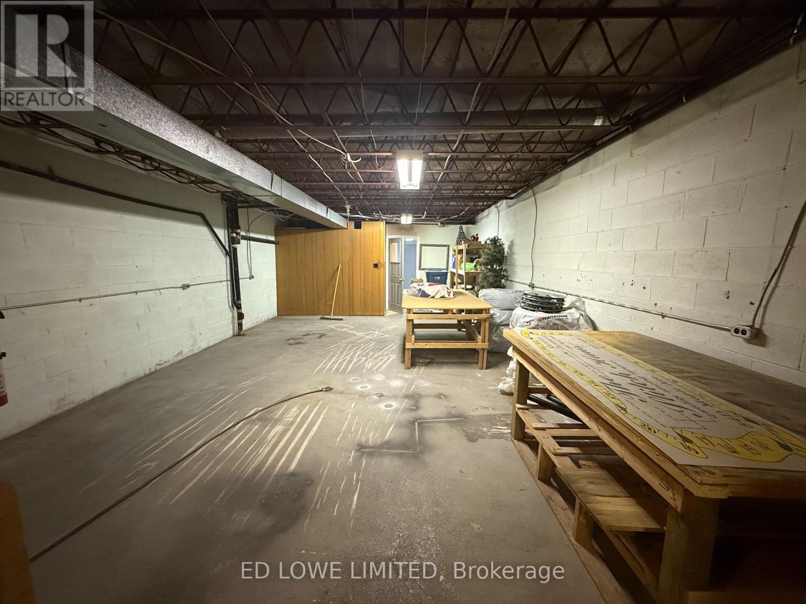C & D - 54 Maple Avenue, Barrie (City Centre), Ontario  L4N 1R8 - Photo 12 - S12421438