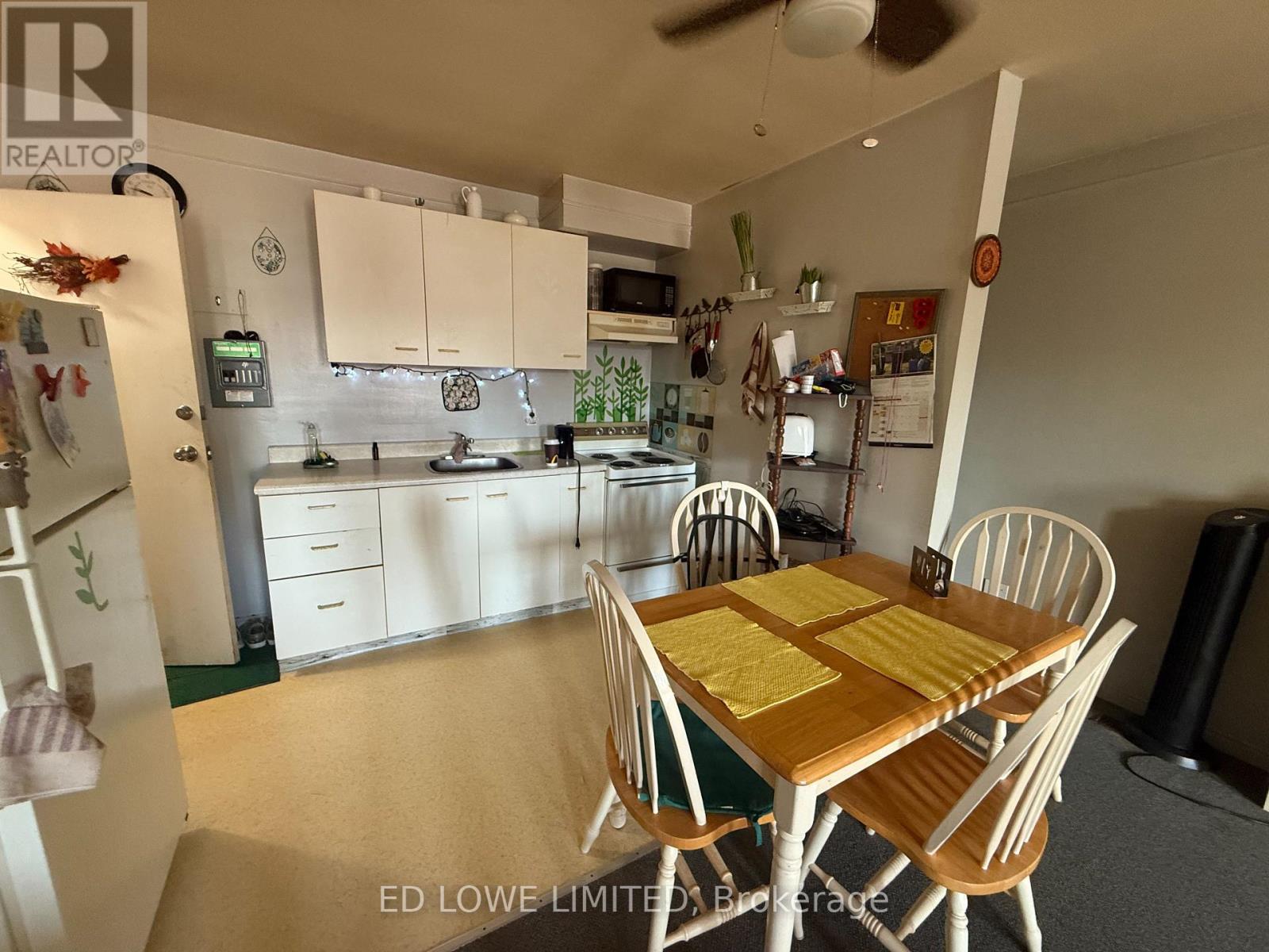 C & D - 54 Maple Avenue, Barrie (City Centre), Ontario  L4N 1R8 - Photo 20 - S12421438