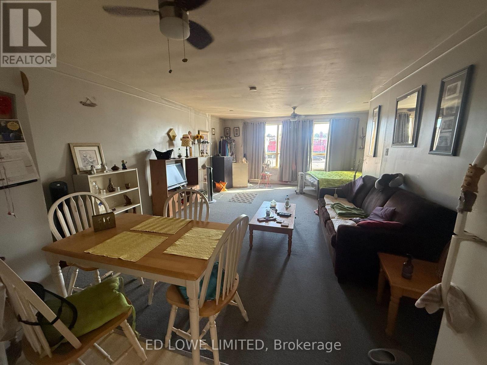 C & D - 54 Maple Avenue, Barrie (City Centre), Ontario  L4N 1R8 - Photo 21 - S12421438