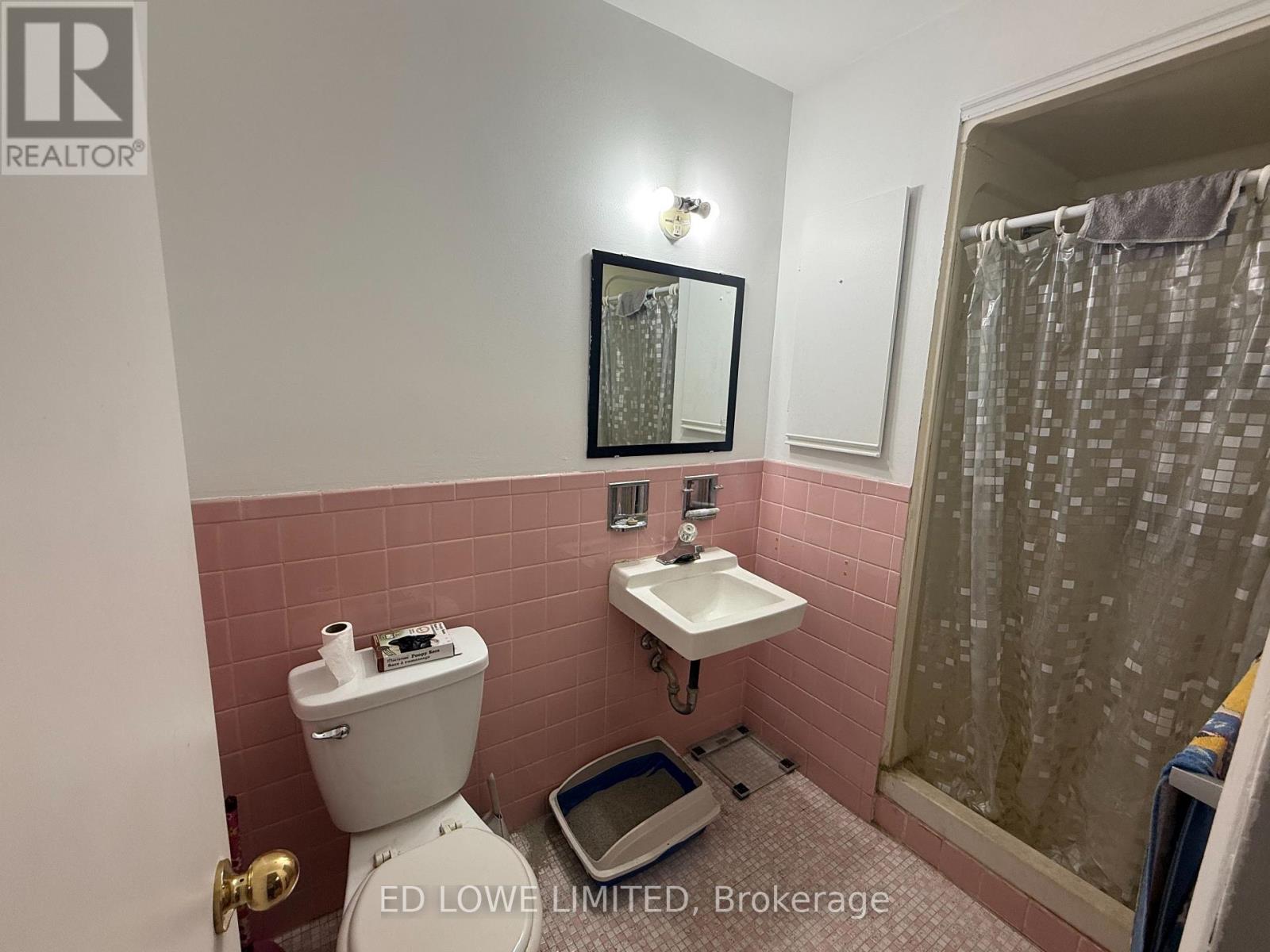 C & D - 54 Maple Avenue, Barrie (City Centre), Ontario  L4N 1R8 - Photo 25 - S12421438