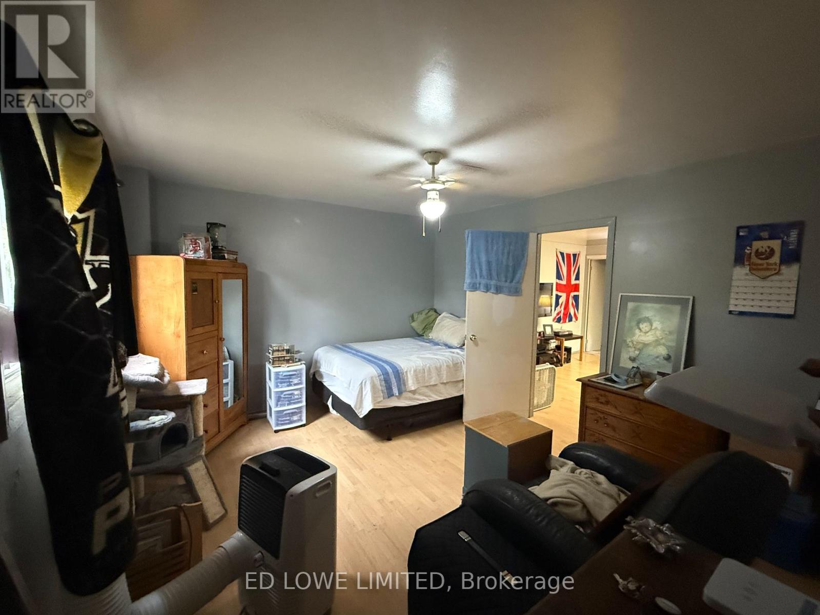 C & D - 54 Maple Avenue, Barrie (City Centre), Ontario  L4N 1R8 - Photo 26 - S12421438