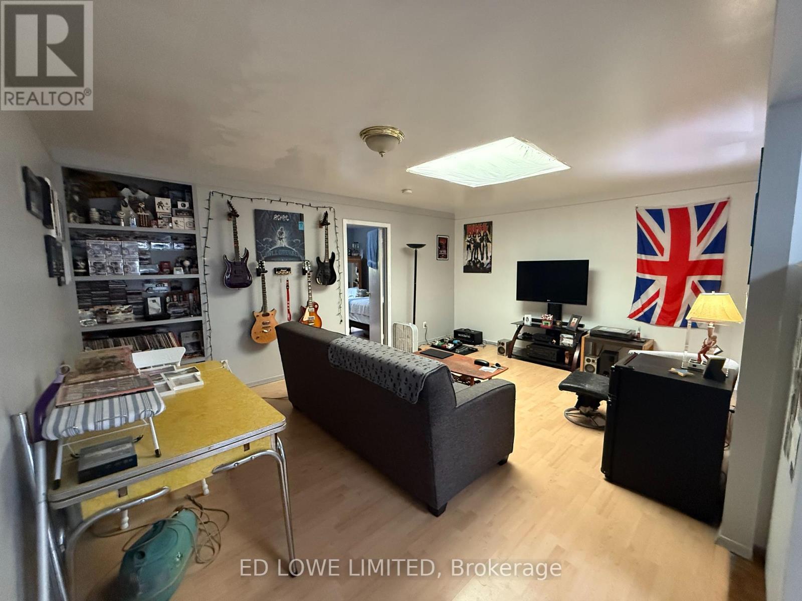C & D - 54 Maple Avenue, Barrie (City Centre), Ontario  L4N 1R8 - Photo 29 - S12421438
