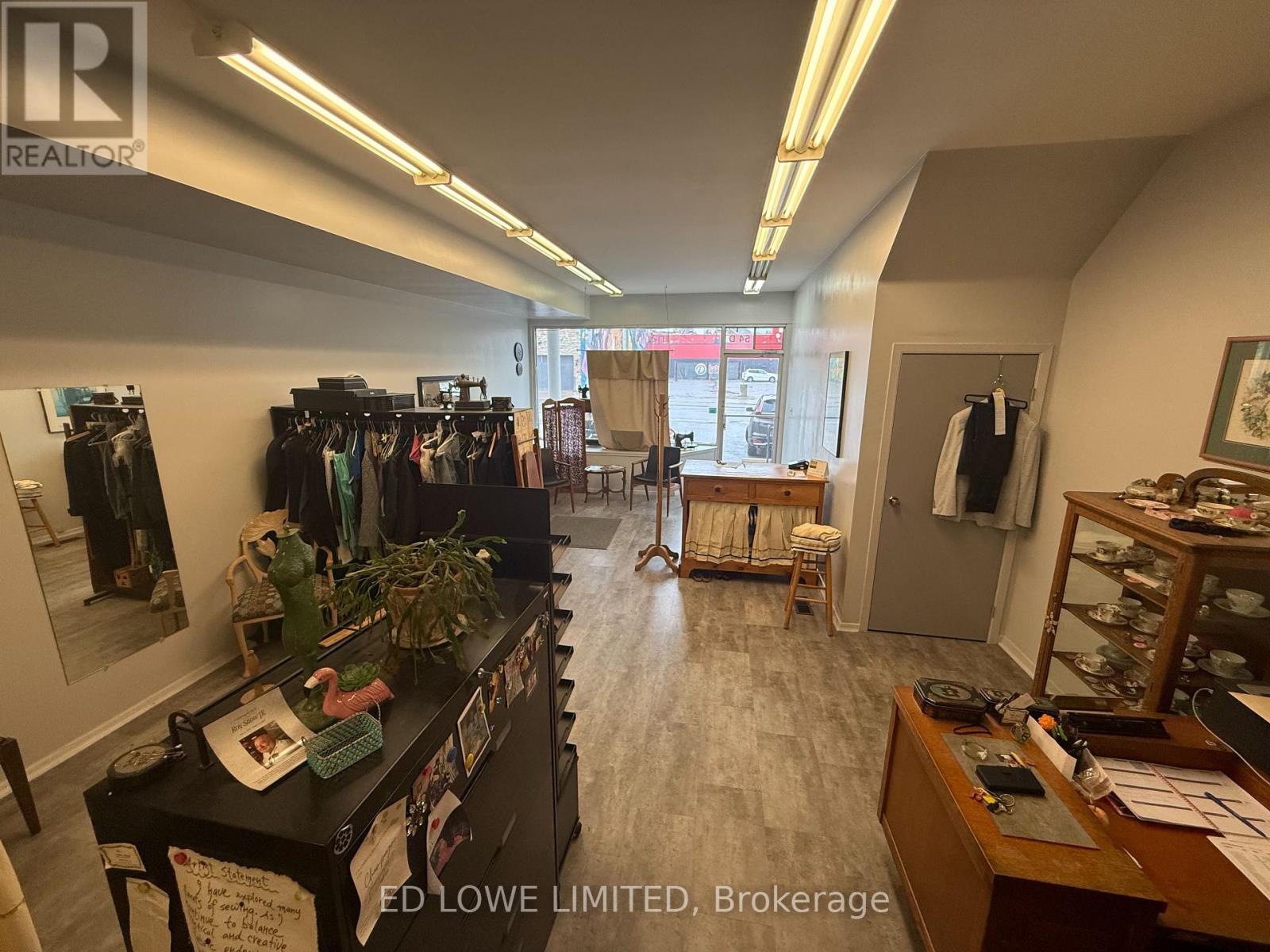 C & D - 54 Maple Avenue, Barrie (City Centre), Ontario  L4N 1R8 - Photo 6 - S12421438