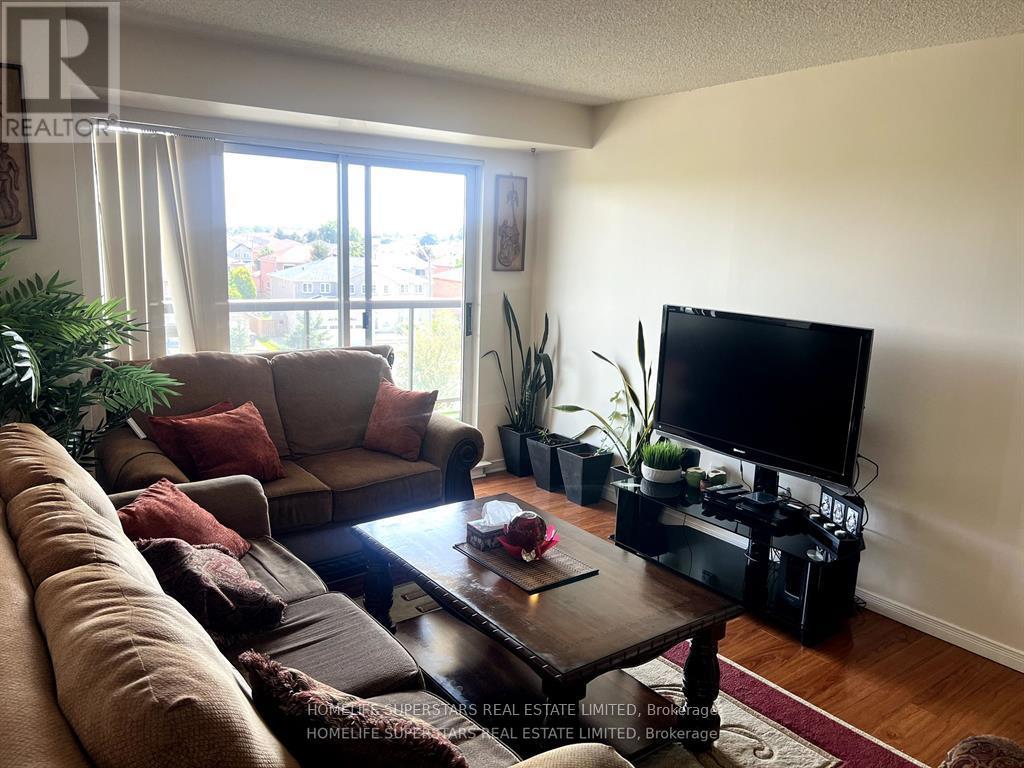 416 - 300 Ray Lawson Boulevard, Brampton, Ontario  L6Y 5H5 - Photo 4 - W12421446