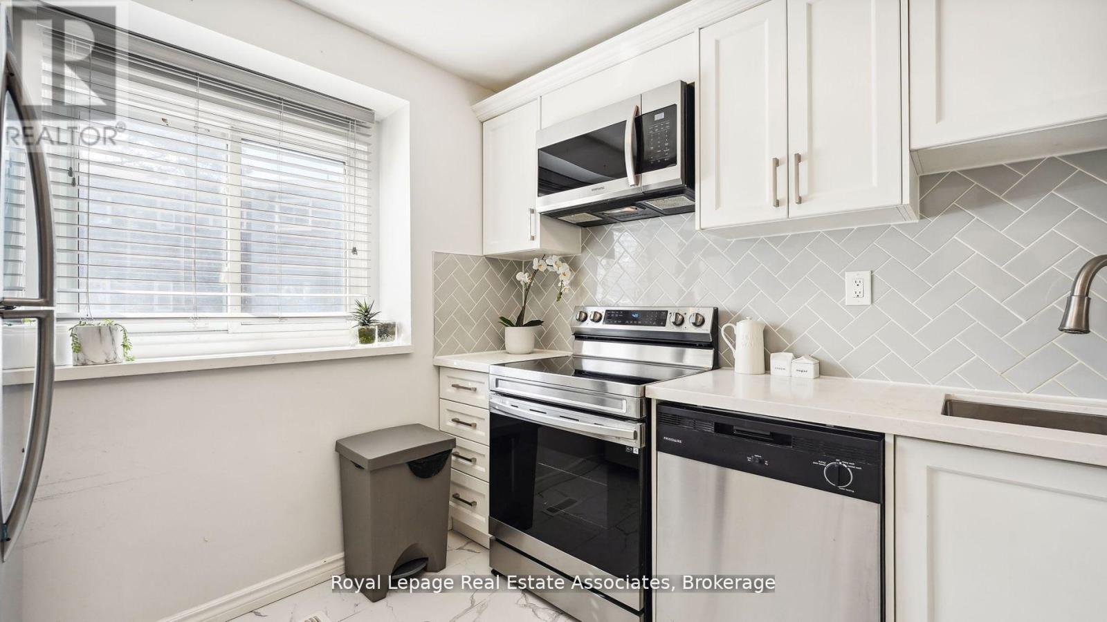 20 - 6855 Glen Erin Drive, Mississauga (Meadowvale), Ontario  L5N 1P6 - Photo 10 - W12421458