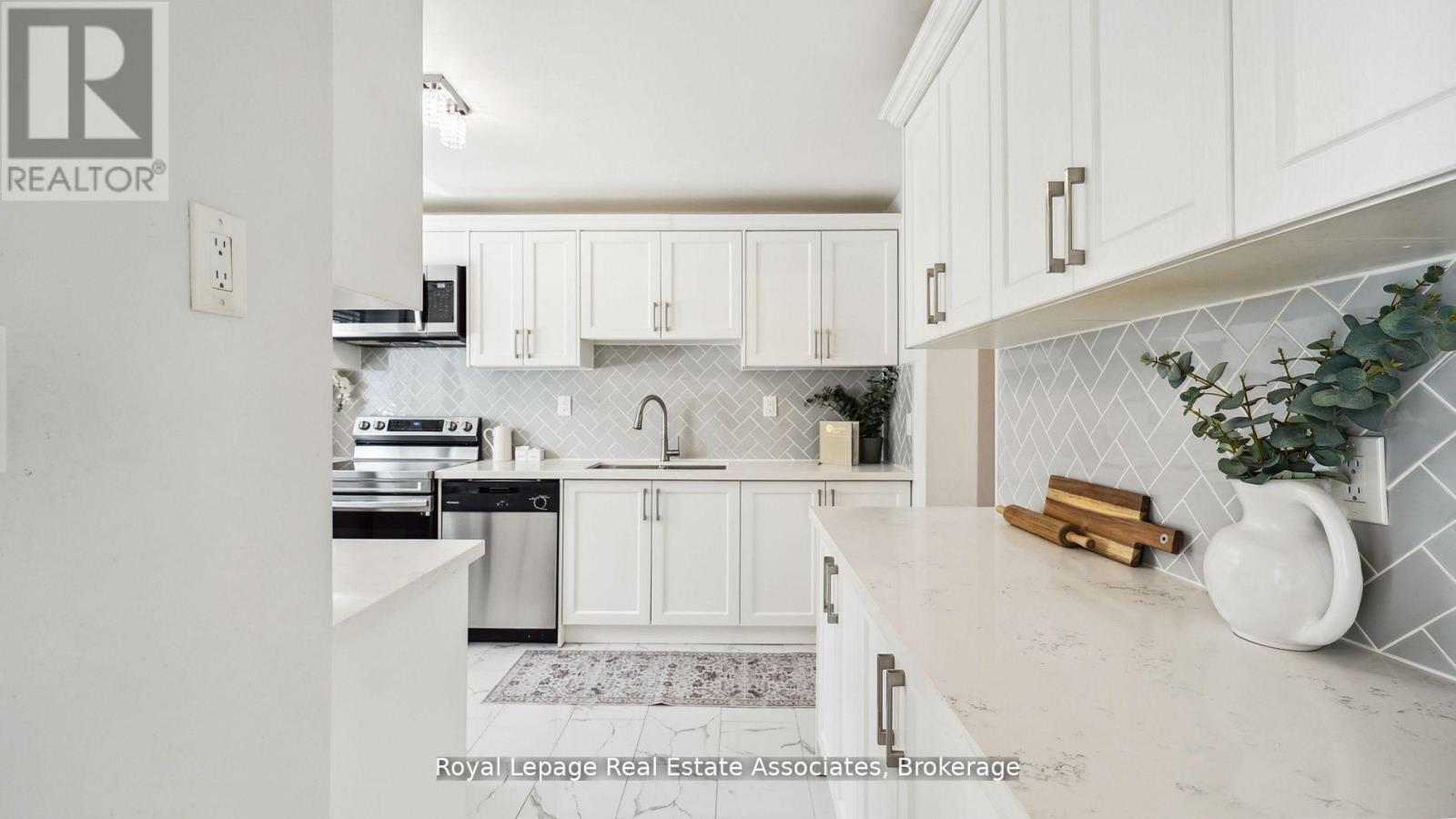 20 - 6855 Glen Erin Drive, Mississauga (Meadowvale), Ontario  L5N 1P6 - Photo 3 - W12421458
