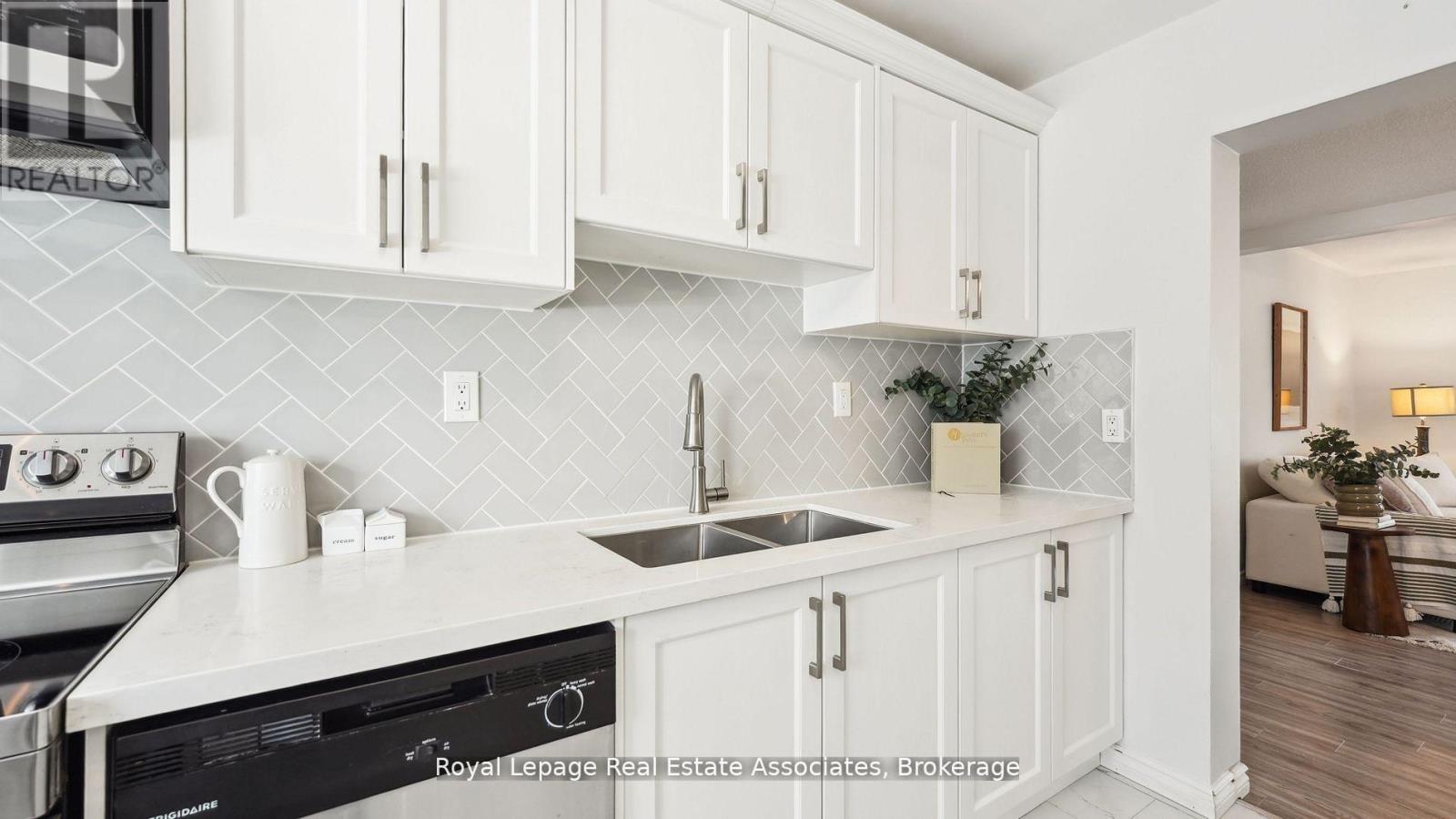 20 - 6855 Glen Erin Drive, Mississauga (Meadowvale), Ontario  L5N 1P6 - Photo 9 - W12421458