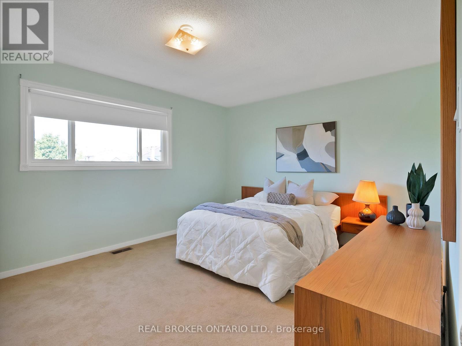 46 Swennen Drive, Brampton, Ontario  L6V 4E2 - Photo 15 - W12421460