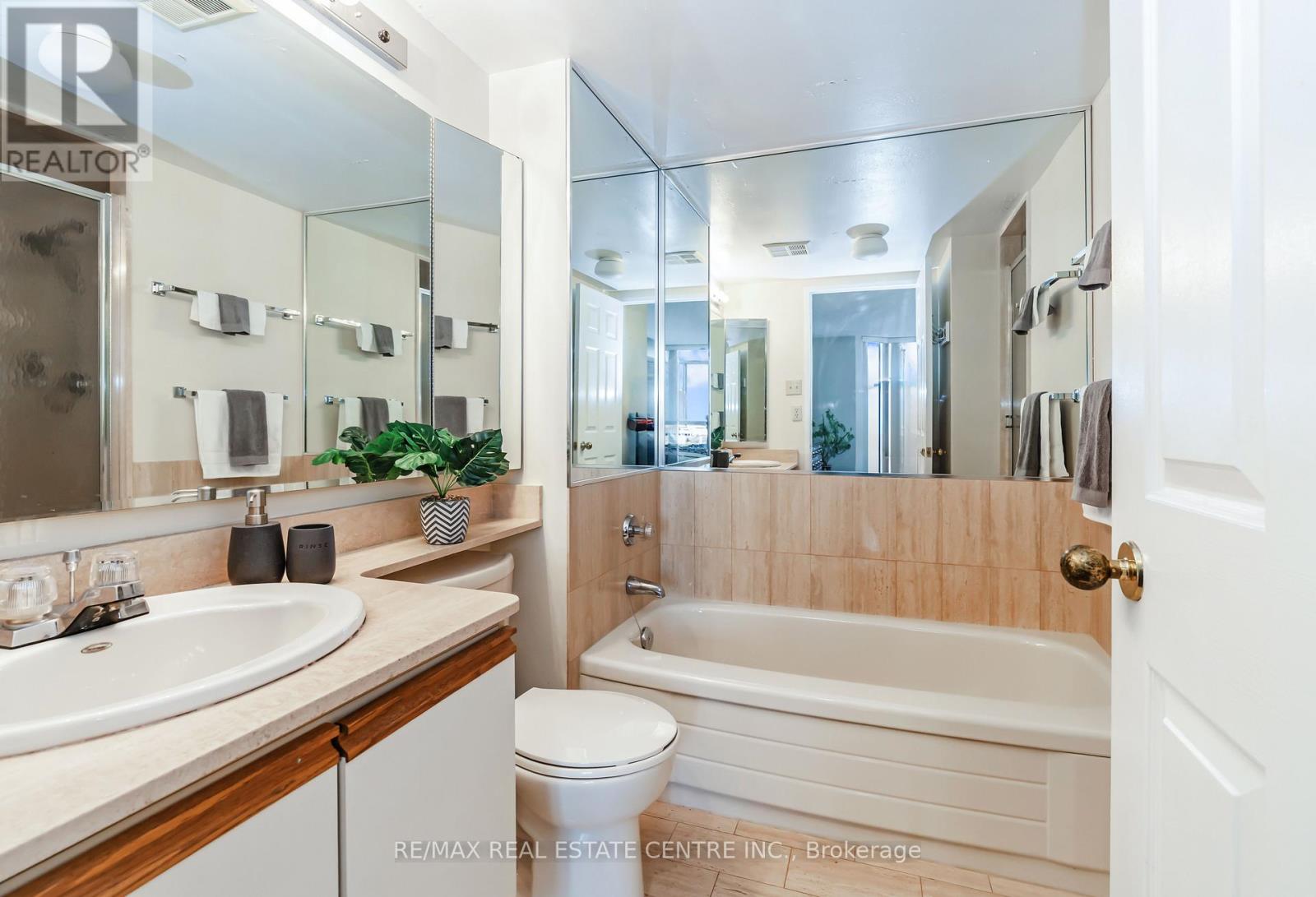 802 - 20 Cherrytree Drive, Brampton, Ontario  L6Y 3V1 - Photo 32 - W12421468