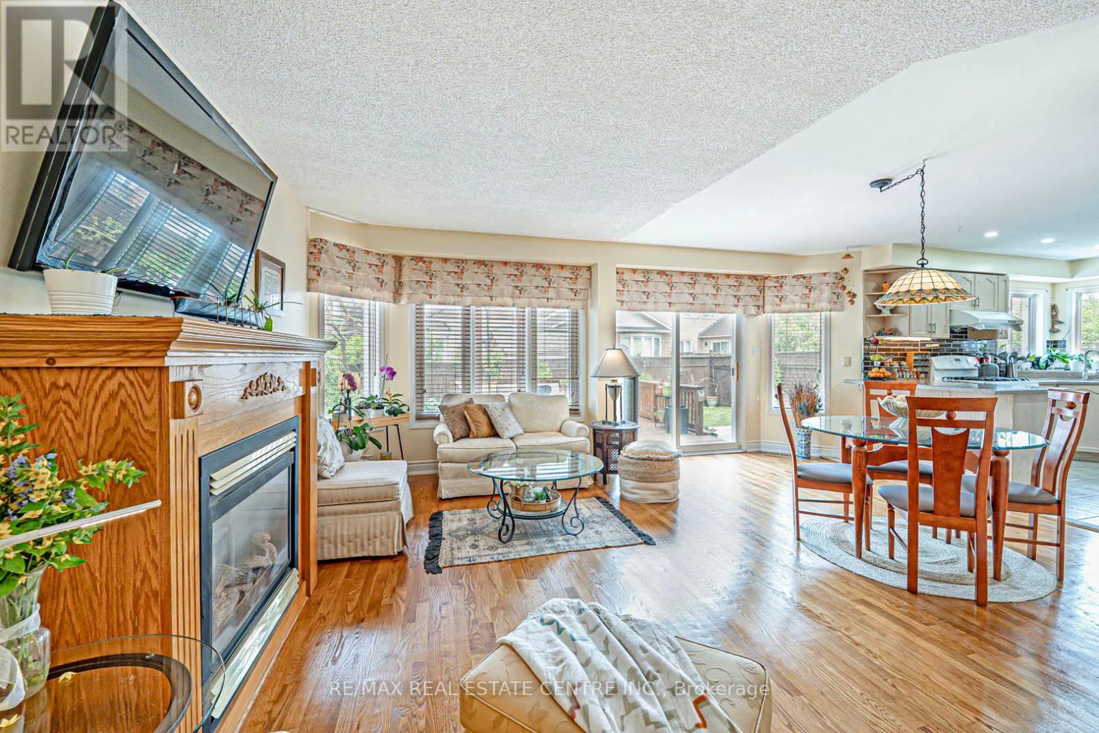 7289 Terragar Boulevard, Mississauga, Ontario  L5N 7L8 - Photo 12 - W12421481