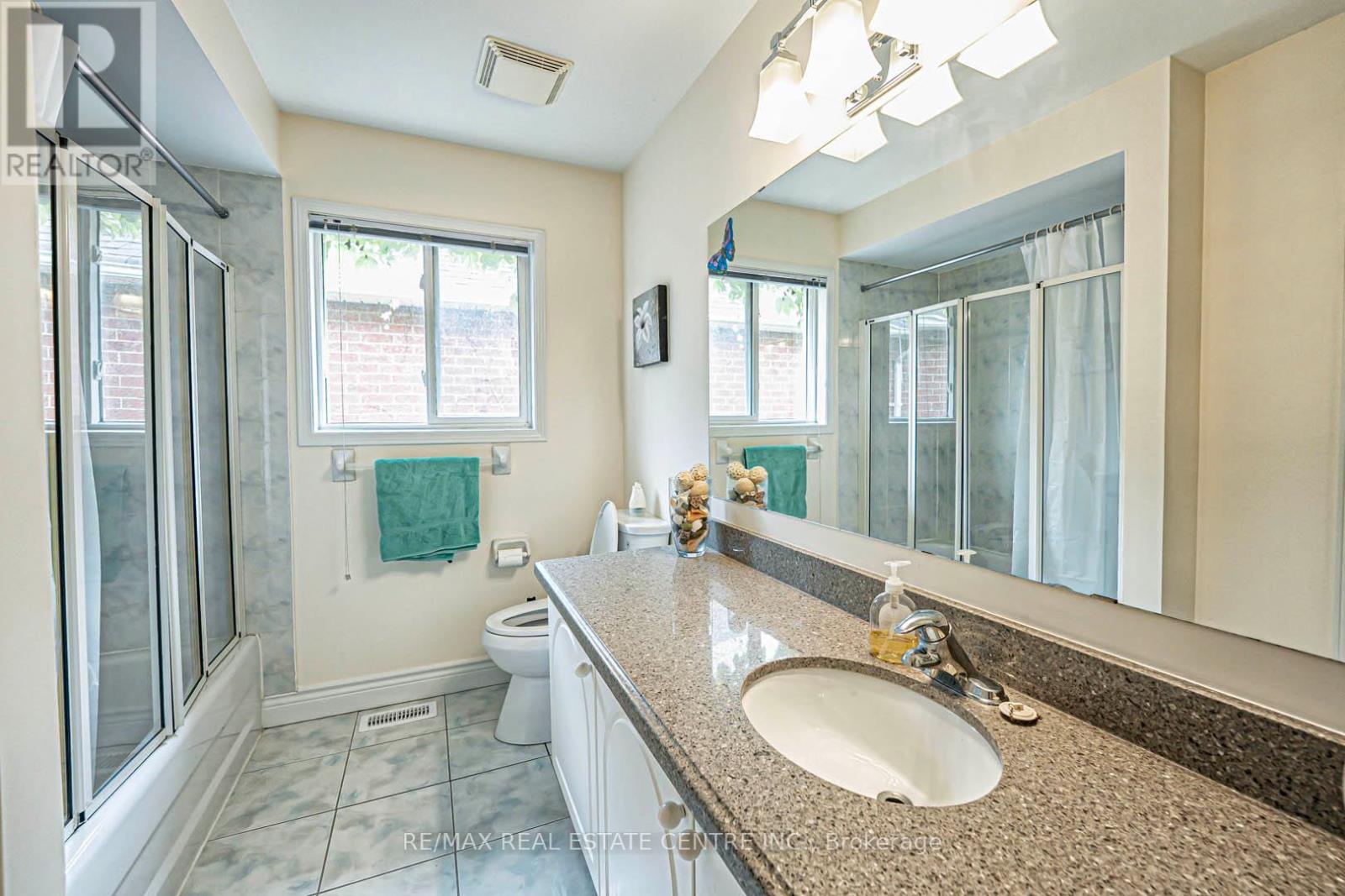 7289 Terragar Boulevard, Mississauga, Ontario  L5N 7L8 - Photo 36 - W12421481