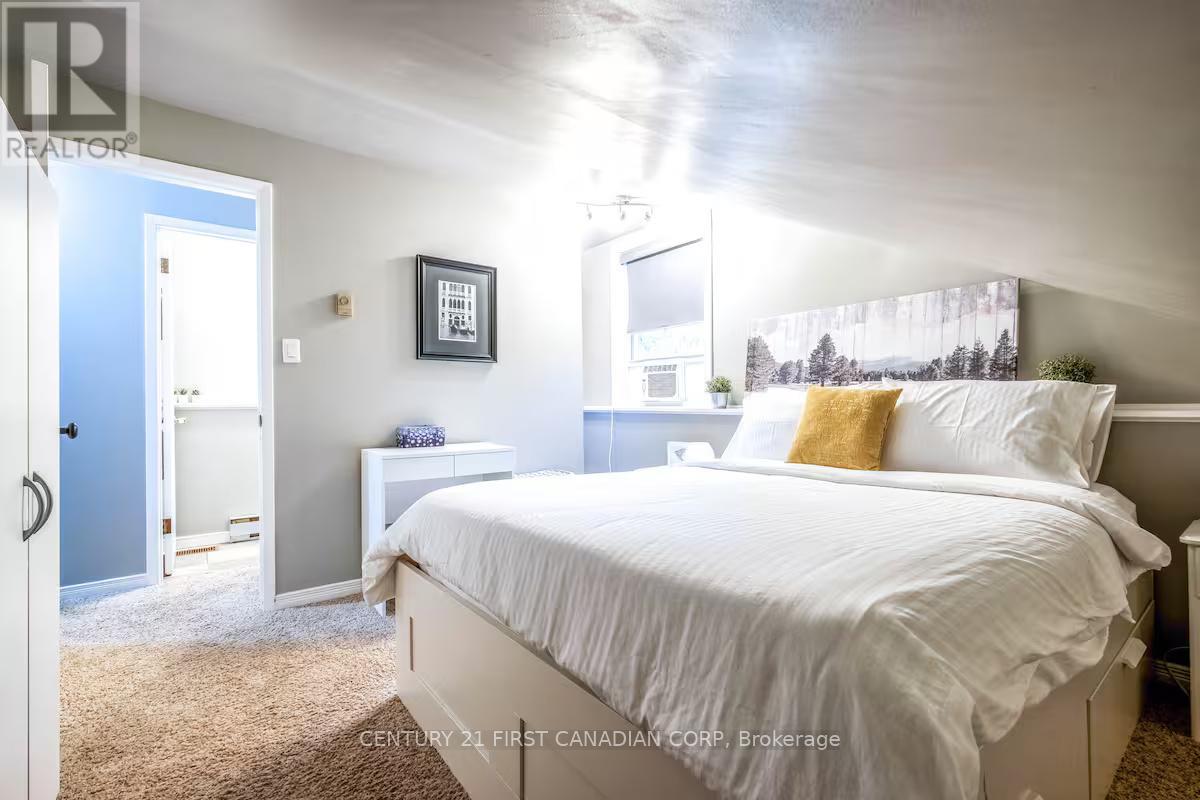 Unit A - 705 Conservation Drive, Waterloo, Ontario  N2J 3Z4 - Photo 16 - X12421058