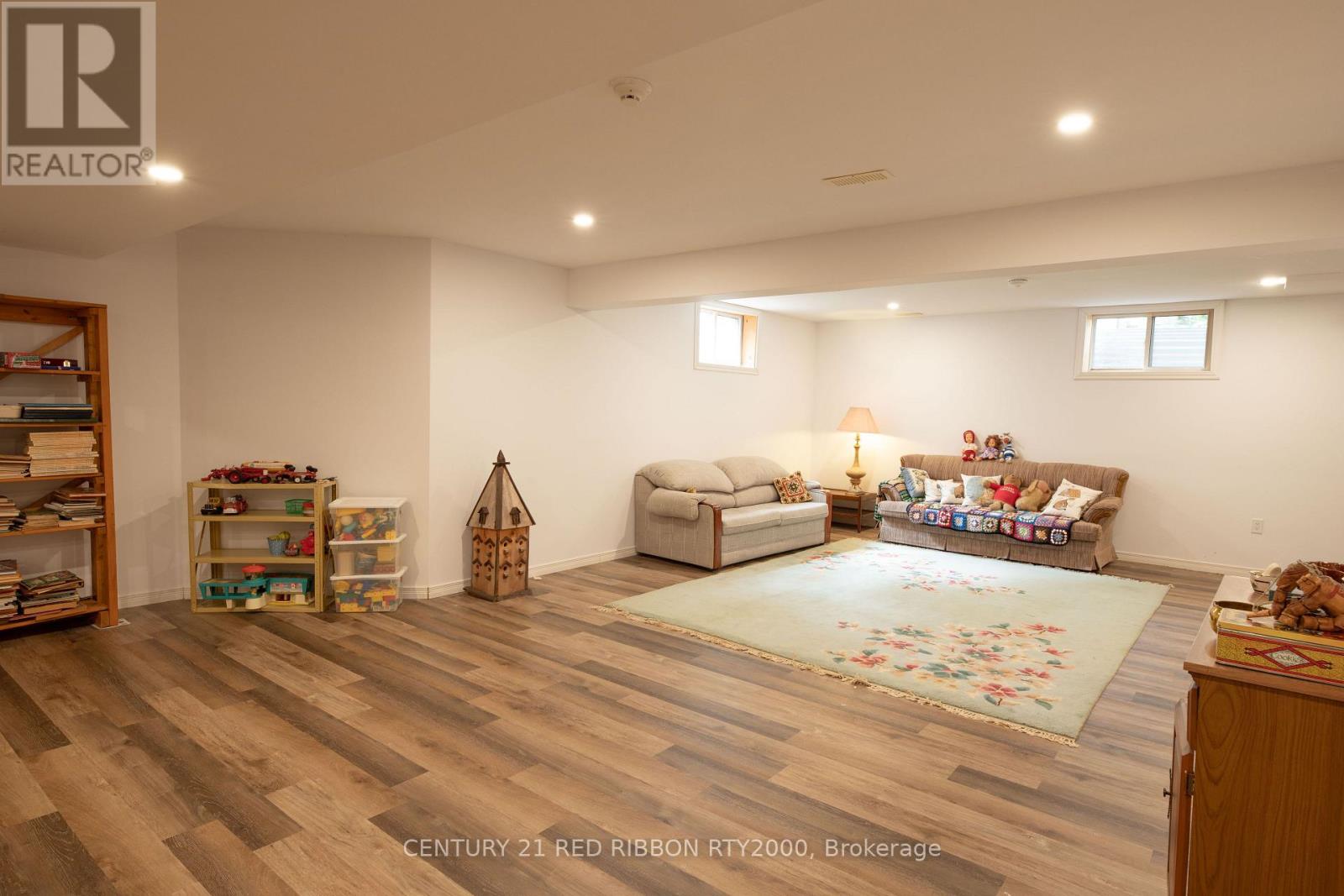 258 Deruiter Drive, Strathroy-Caradoc, Ontario  N7G 4H8 - Photo 29 - X12421640