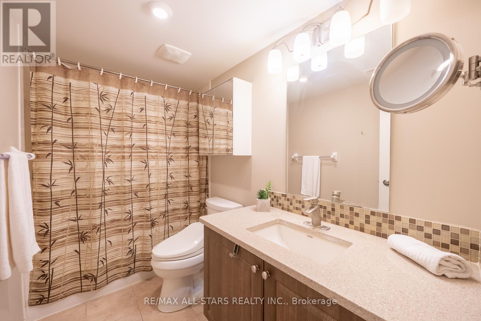 94 Chambersburg Way, Whitchurch-Stouffville, Ontario  L4A 0X8 - Photo 42 - N12376057