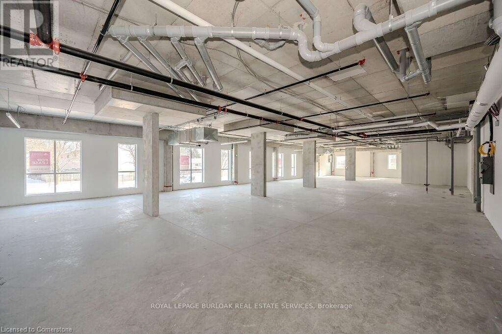 2 - 301 Westmount Road W, Kitchener, Ontario  N2M 0C4 - Photo 4 - X12421478