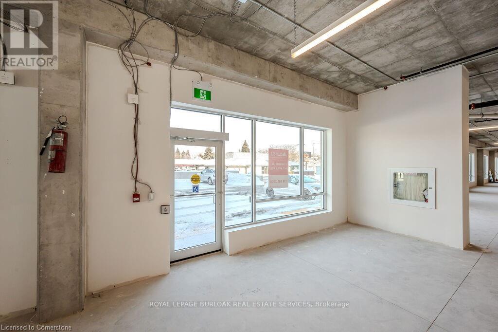 2 - 301 Westmount Road W, Kitchener, Ontario  N2M 0C4 - Photo 8 - X12421478