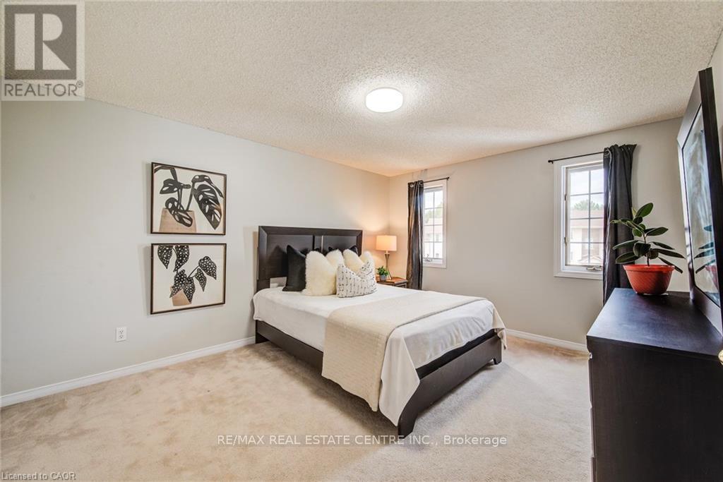 633 Grange Crescent, Waterloo, Ontario  N2T 2L9 - Photo 26 - X12421484