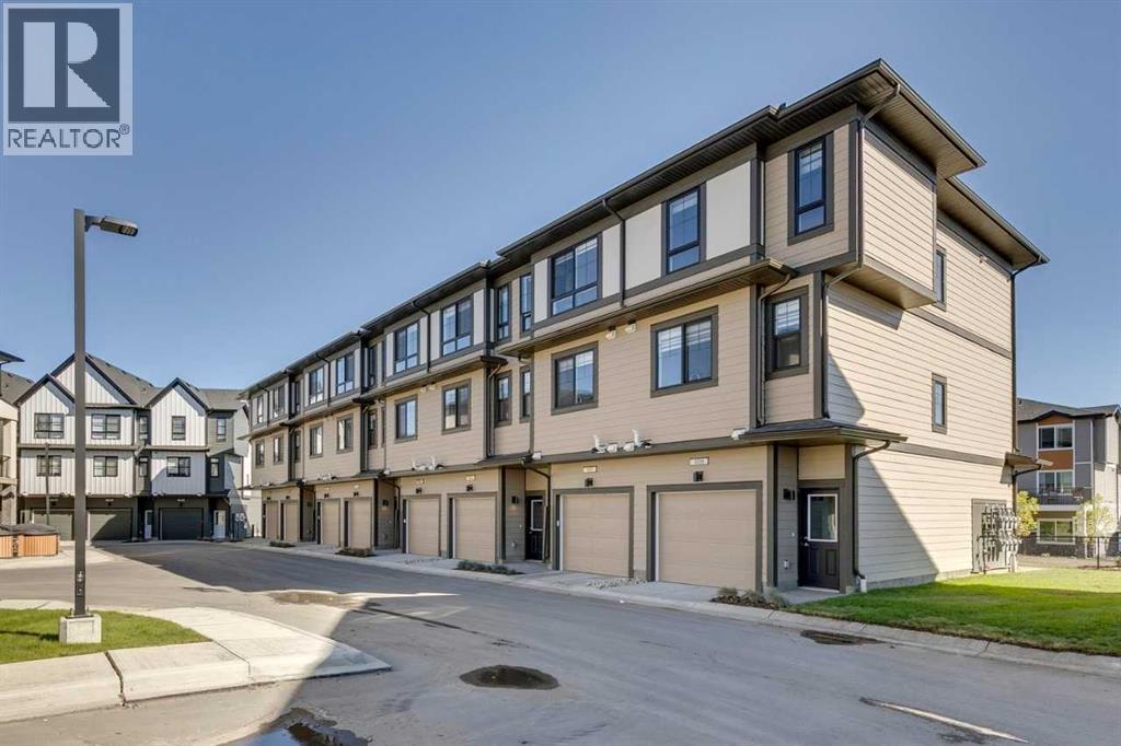 104, 285 Chelsea Court, Chestermere, Alberta  T1X 2W7 - Photo 4 - A2255553