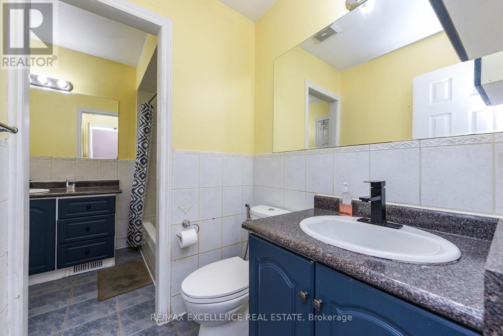 7396 Sills Road, Mississauga, Ontario  L4T 2K1 - Photo 13 - W12311998
