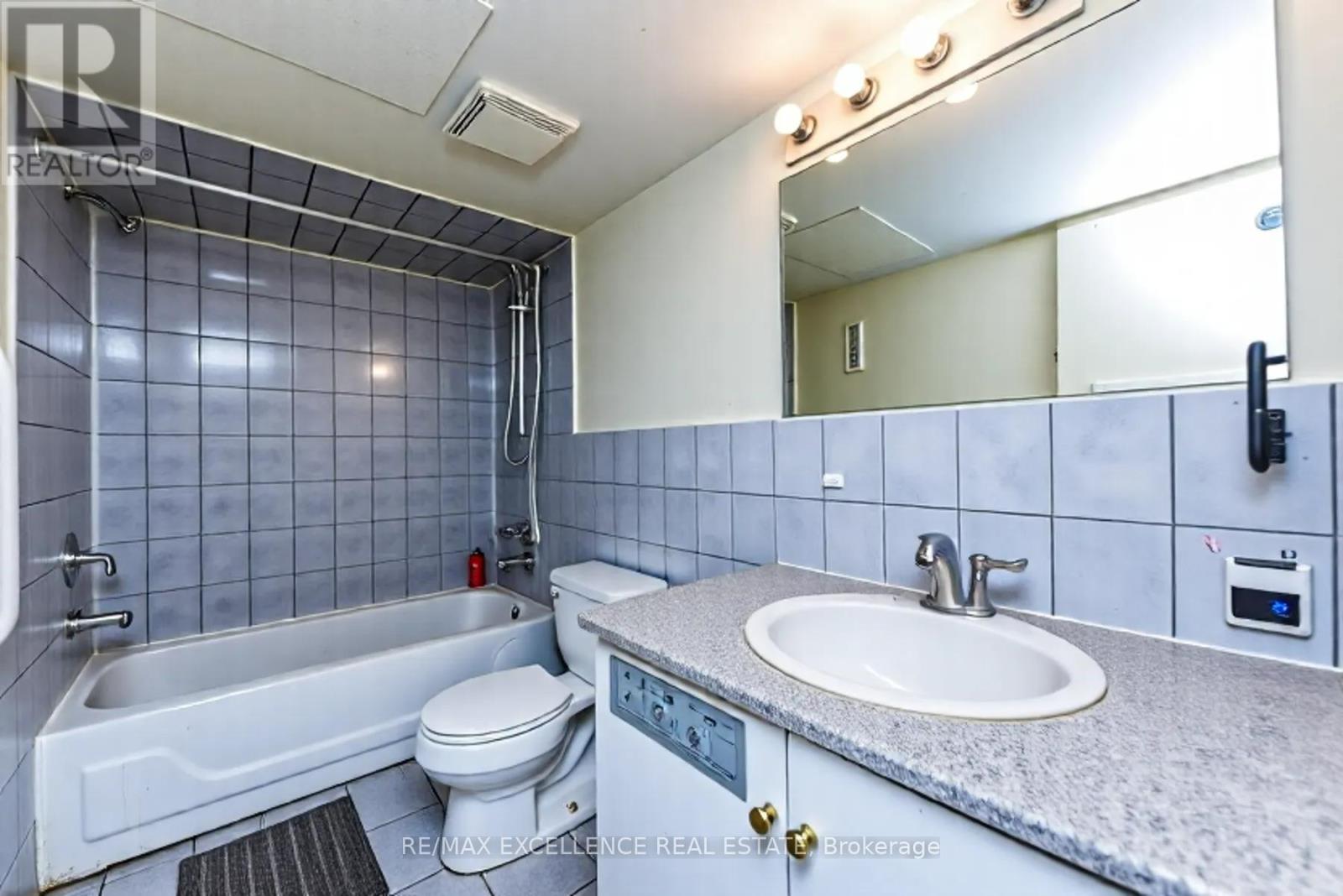 7396 Sills Road, Mississauga, Ontario  L4T 2K1 - Photo 18 - W12311998