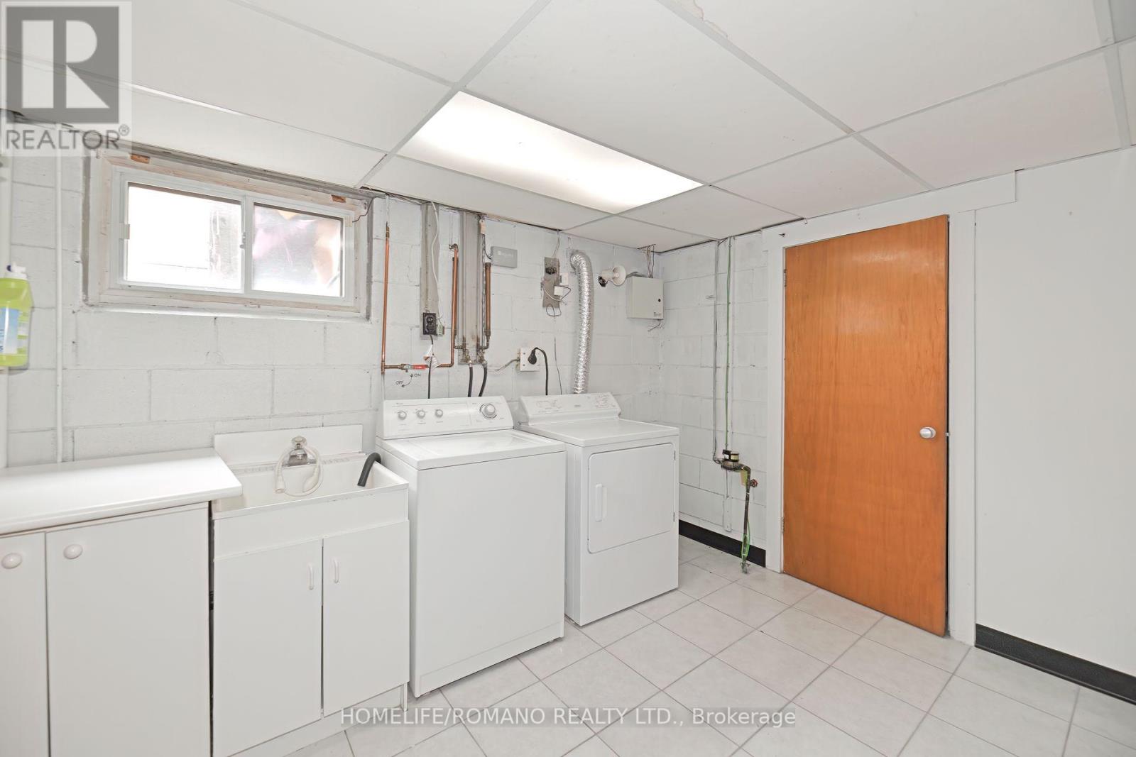58 Gilley Road, Toronto, Ontario  M3K 1L5 - Photo 21 - W12403951
