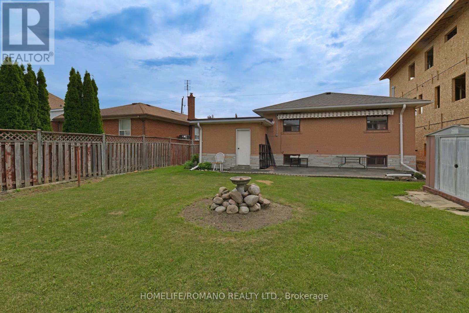 58 Gilley Road, Toronto, Ontario  M3K 1L5 - Photo 23 - W12403951