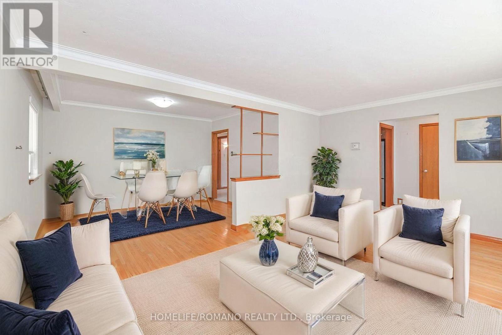 58 Gilley Road, Toronto, Ontario  M3K 1L5 - Photo 2 - W12403951