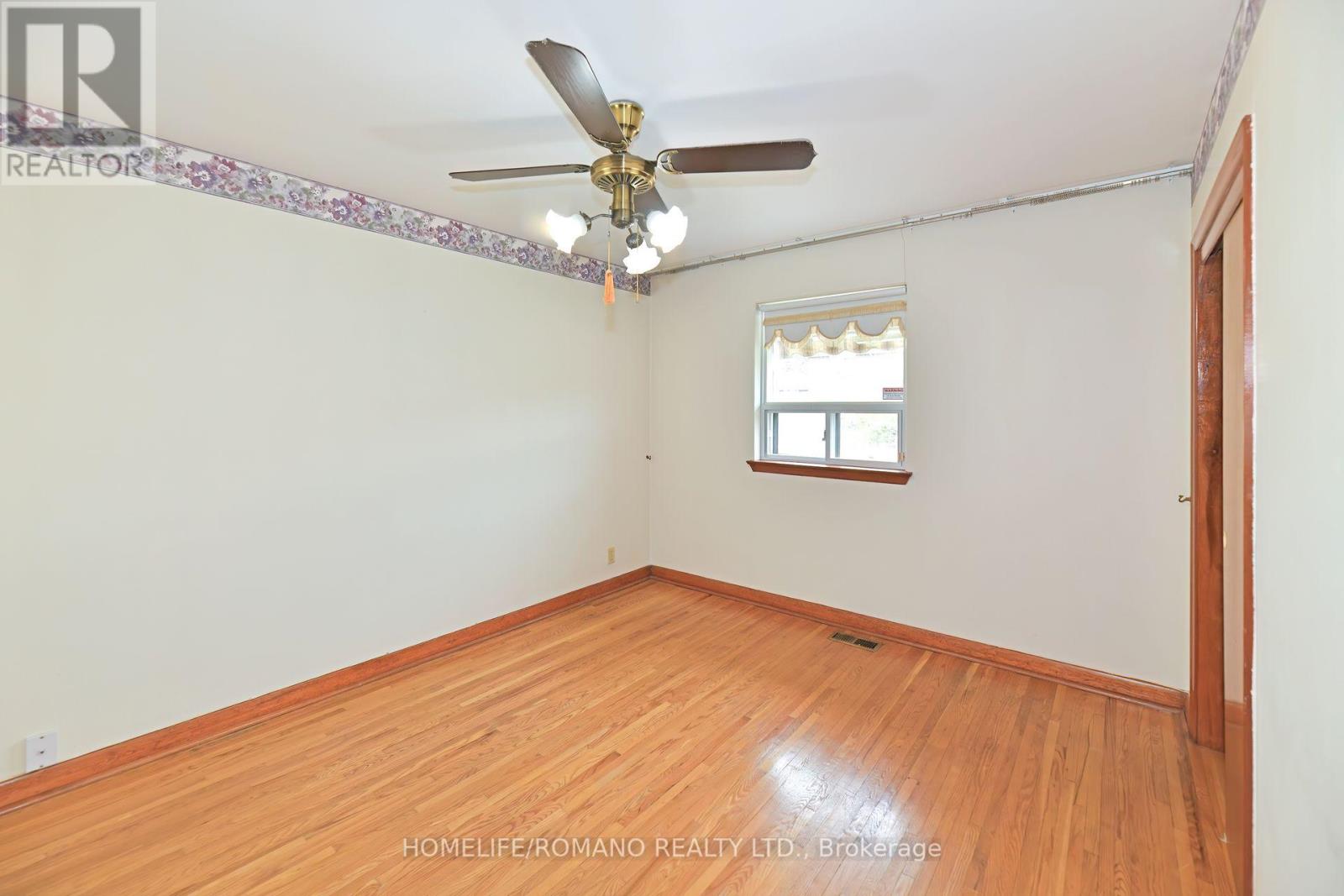 58 Gilley Road, Toronto, Ontario  M3K 1L5 - Photo 11 - W12403951