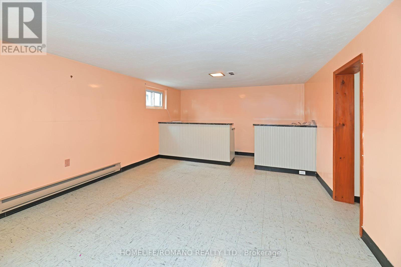 58 Gilley Road, Toronto, Ontario  M3K 1L5 - Photo 17 - W12403951