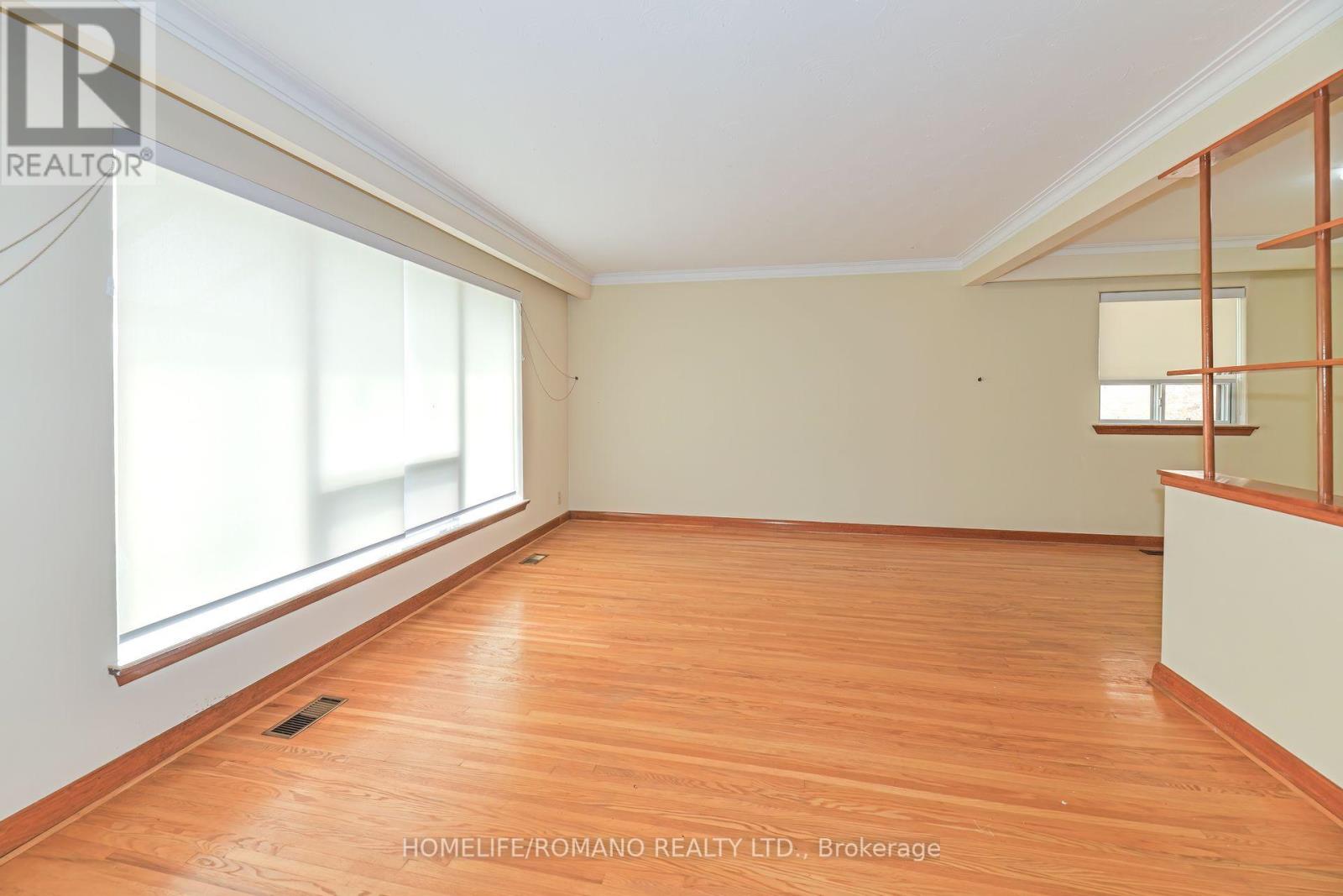 58 Gilley Road, Toronto, Ontario  M3K 1L5 - Photo 5 - W12403951