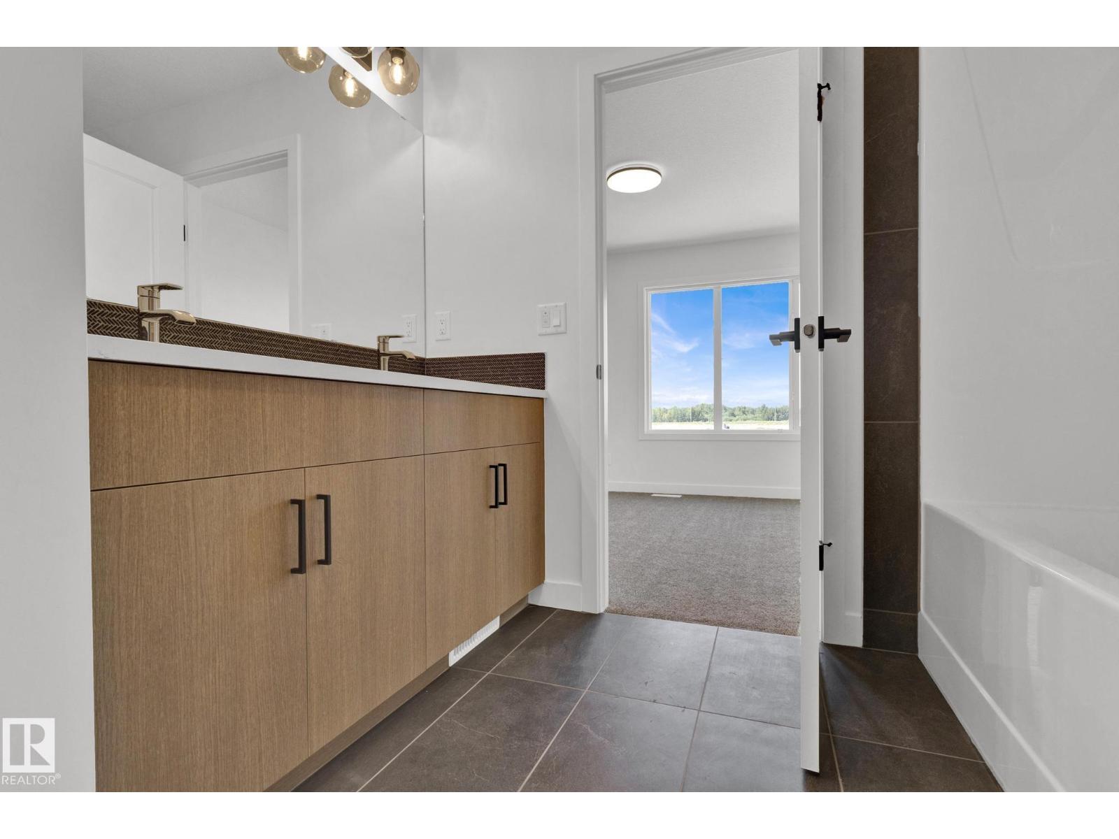 3755 Erlanger Dr Nw, Edmonton, Alberta  T6M 1R9 - Photo 14 - E4448666
