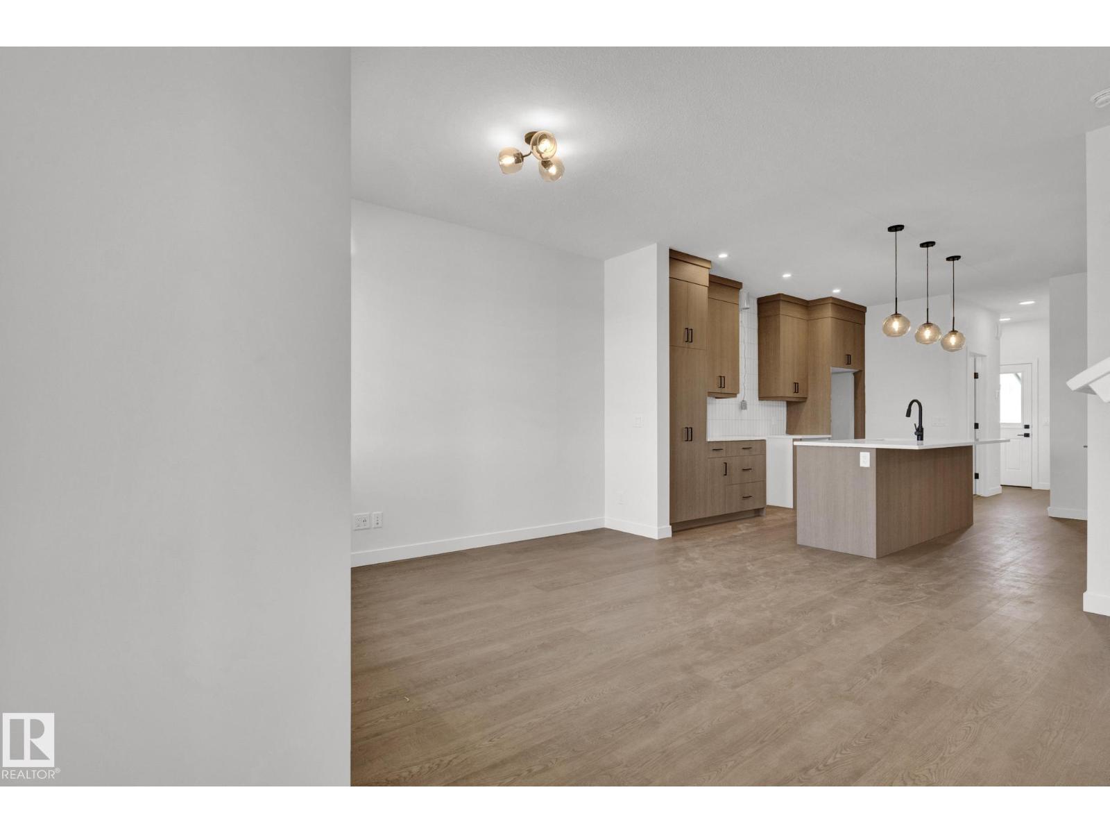 3755 Erlanger Dr Nw, Edmonton, Alberta  T6M 1R9 - Photo 7 - E4448666