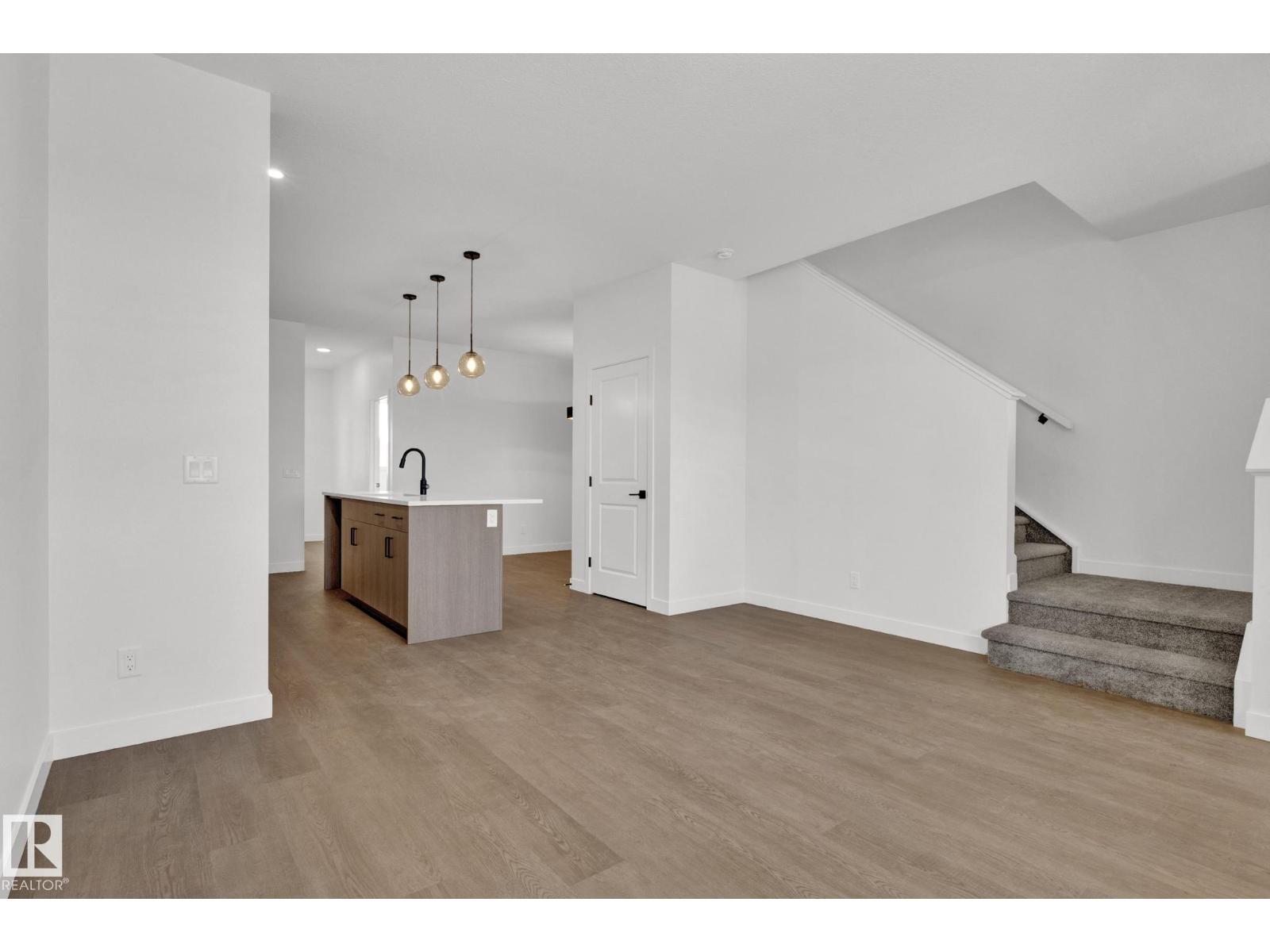 3755 Erlanger Dr Nw, Edmonton, Alberta  T6M 1R9 - Photo 6 - E4448666
