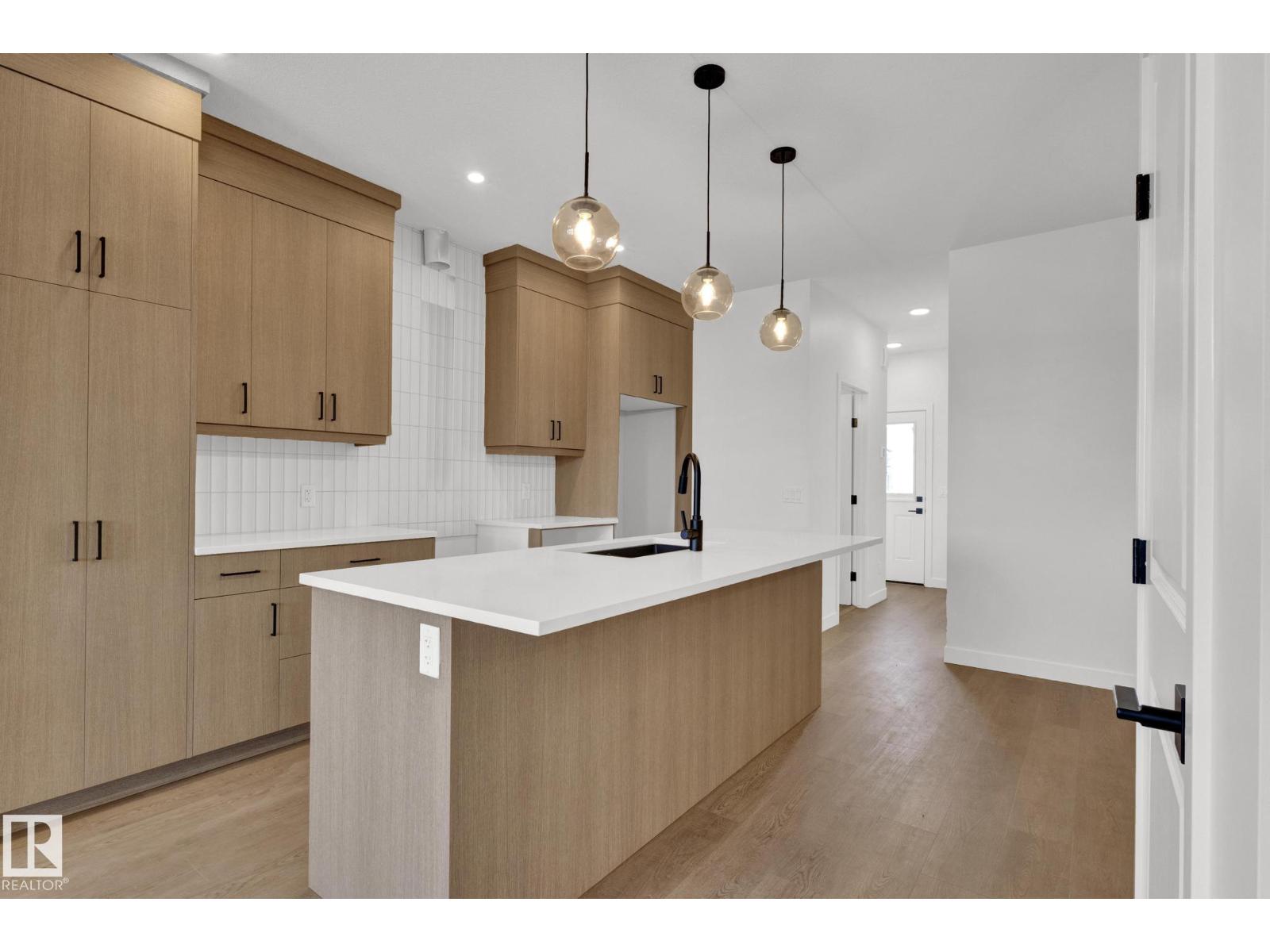 3755 Erlanger Dr Nw, Edmonton, Alberta  T6M 1R9 - Photo 3 - E4448666