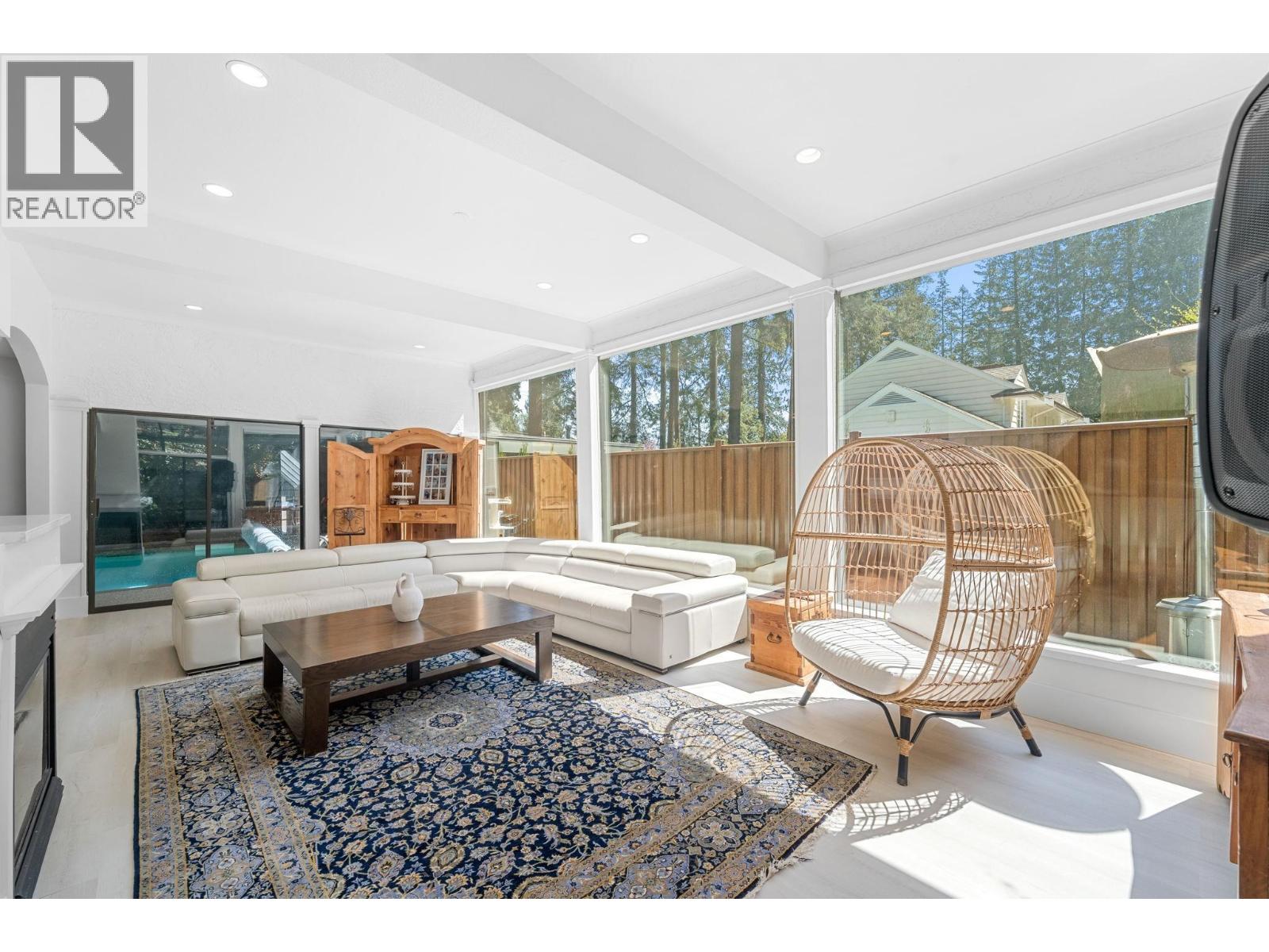 4869 Capilano Road, North Vancouver, British Columbia  V7R 4K4 - Photo 2 - R3044960