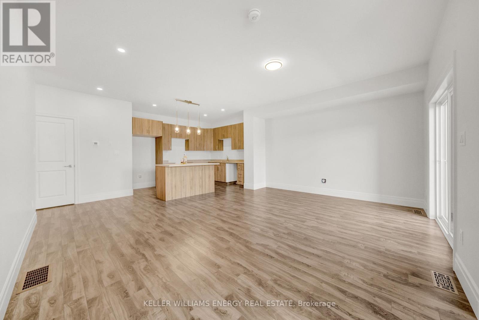 17 Markland Avenue, Prince Edward County (Picton Ward), Ontario  K0K 2T0 - Photo 11 - X12421698