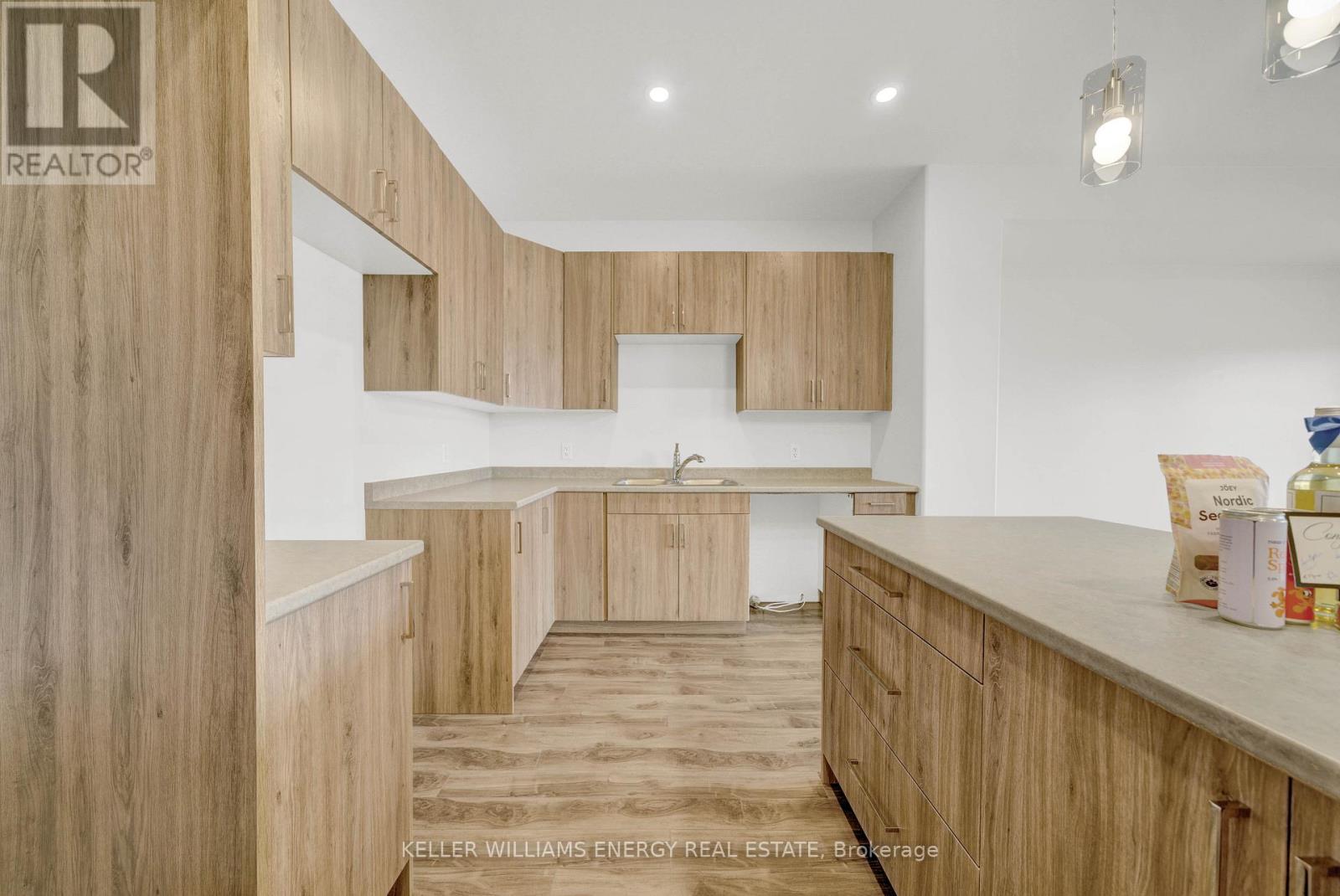 17 Markland Avenue, Prince Edward County (Picton Ward), Ontario  K0K 2T0 - Photo 5 - X12421698