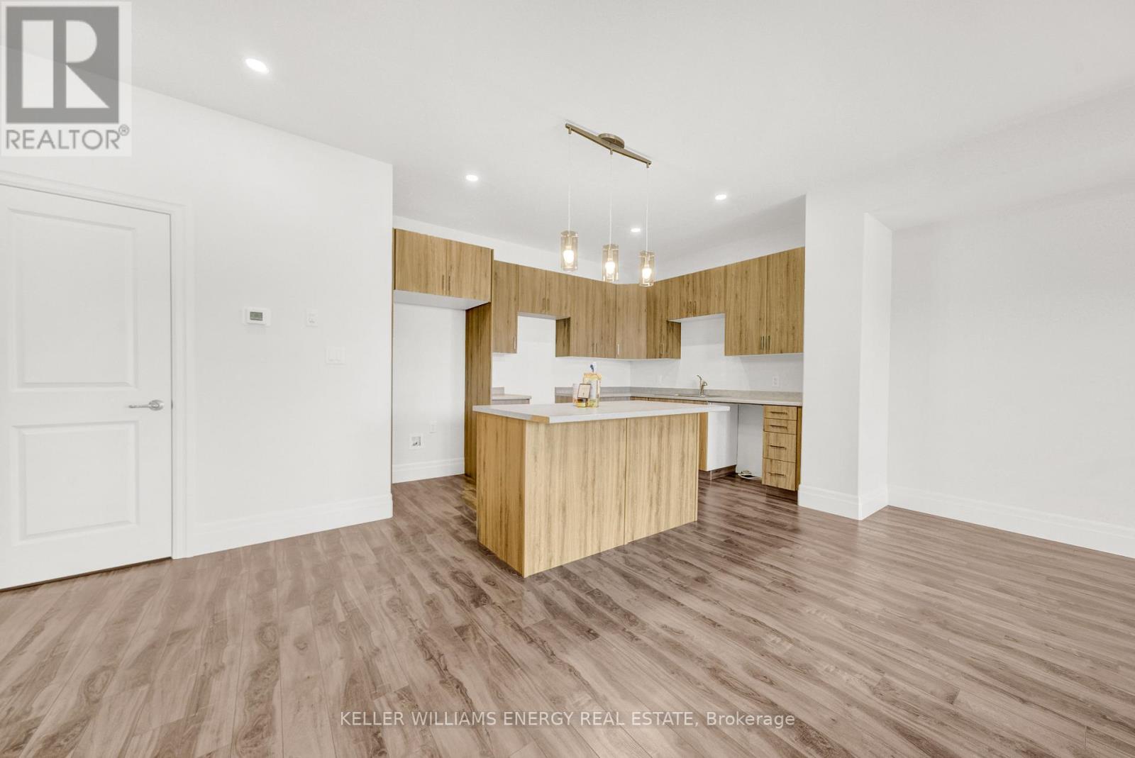 17 Markland Avenue, Prince Edward County (Picton Ward), Ontario  K0K 2T0 - Photo 6 - X12421698
