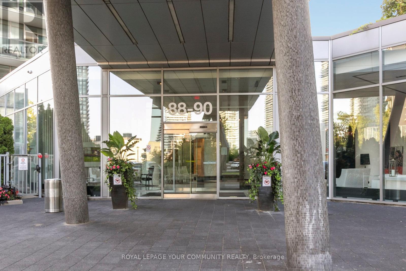 2112 - 88 Park Lawn Road, Toronto, Ontario  M8Y 0B6 - Photo 2 - W12421371