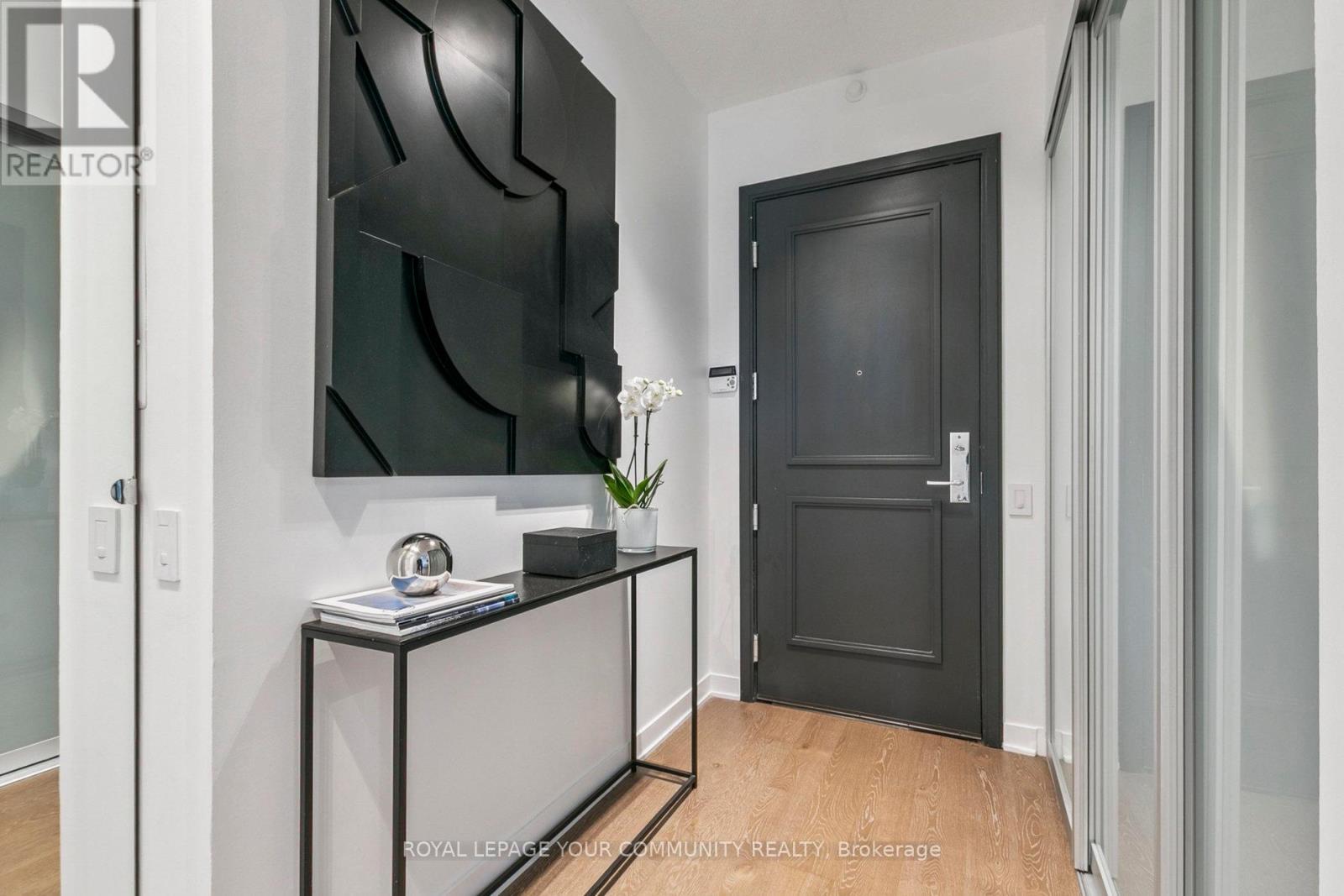 2112 - 88 Park Lawn Road, Toronto, Ontario  M8Y 0B6 - Photo 3 - W12421371