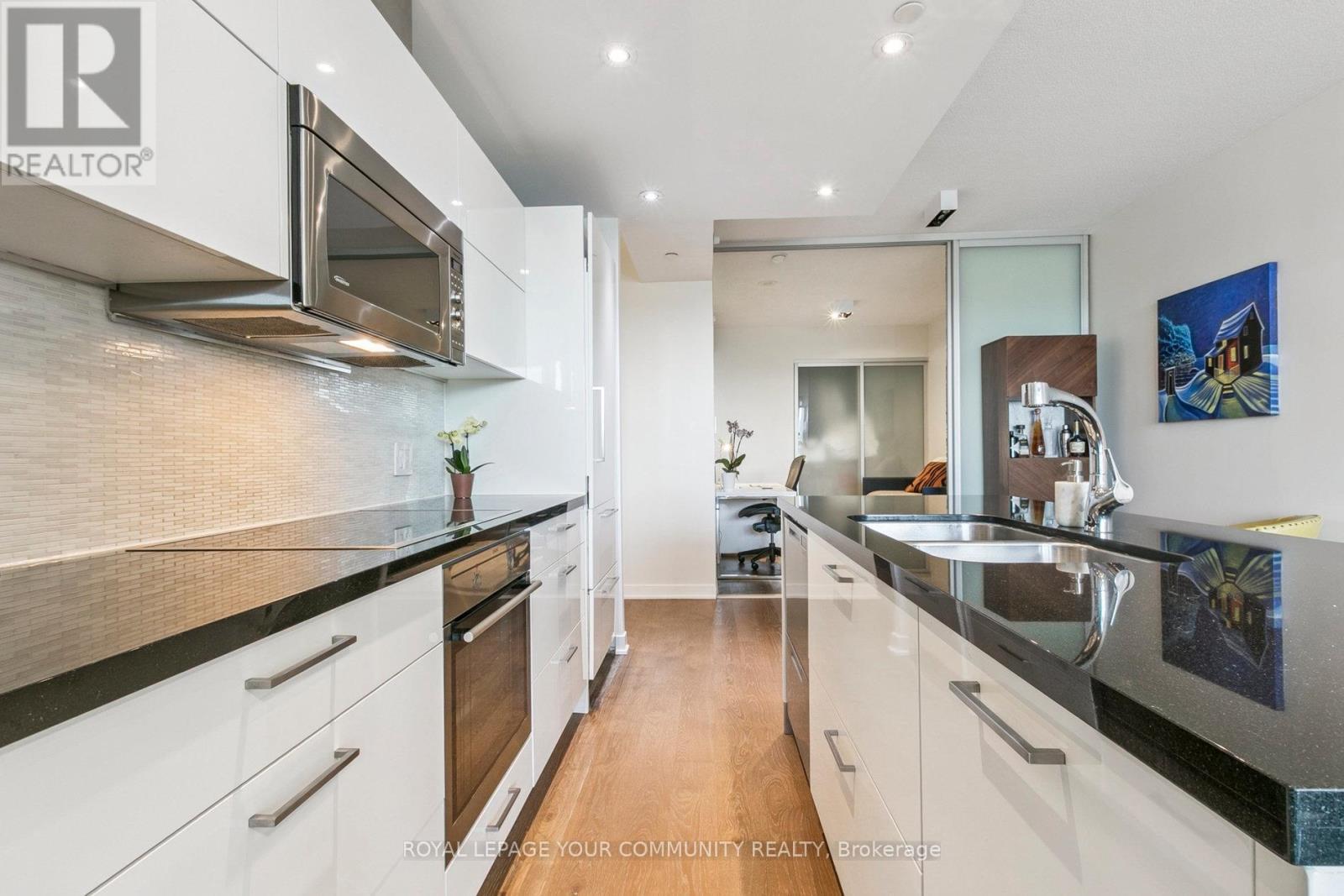 2112 - 88 Park Lawn Road, Toronto, Ontario  M8Y 0B6 - Photo 9 - W12421371